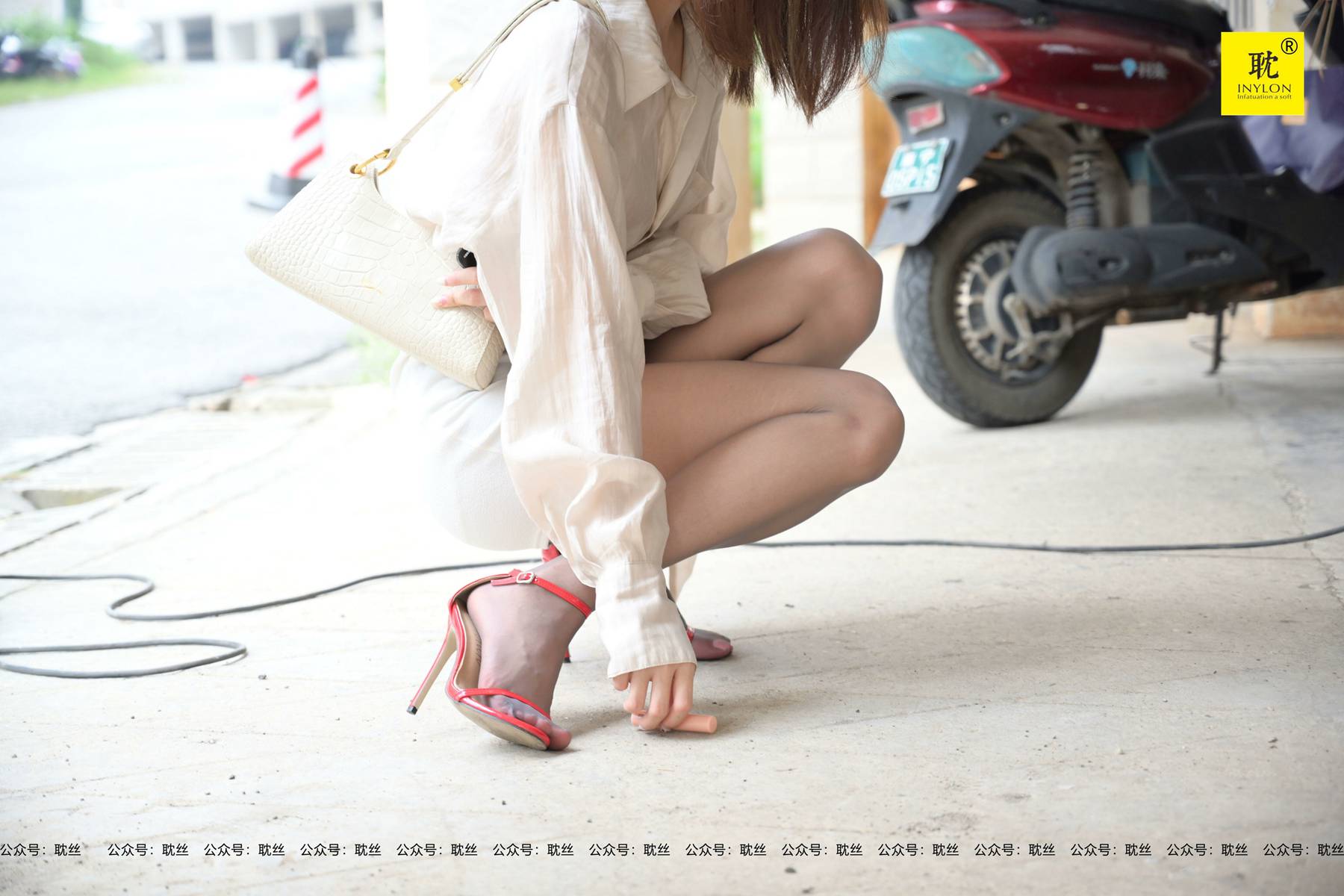 图片[39]-[IESS异思趣向] 耽丝 第N种幻想之《一个人下班》⑦ 丘主管 在线浏览 – 速更版-美库