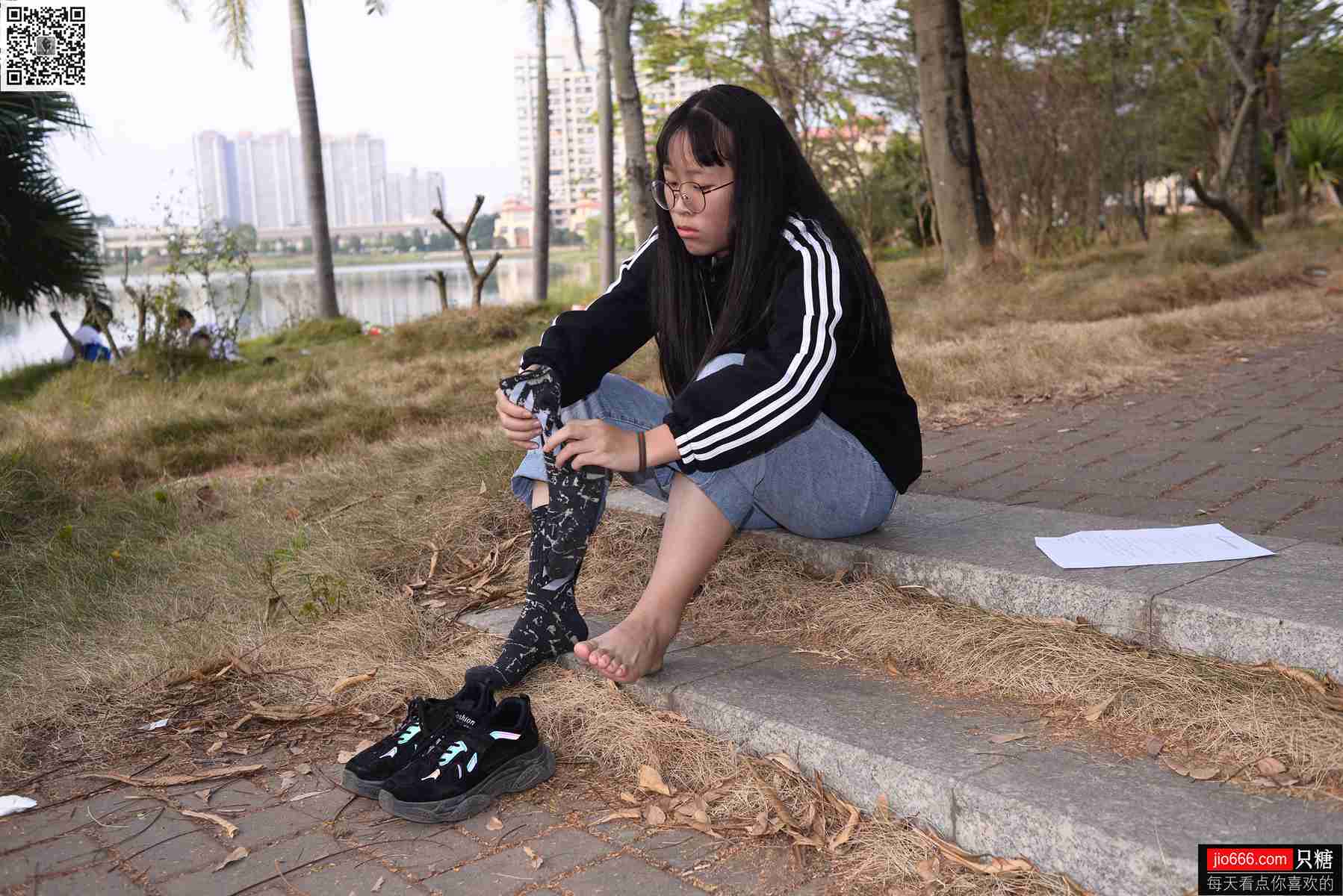 图片[4]-[只糖棉袜] NO.125 小歪 十一月，再见!十二月，你好 在线浏览 – 速更版-美库