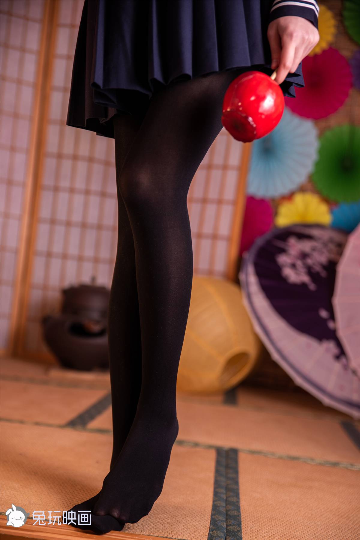 图片[13]-兔玩映画 B128 冬天里的黑丝JK裙 在线浏览 – 速更版-美库