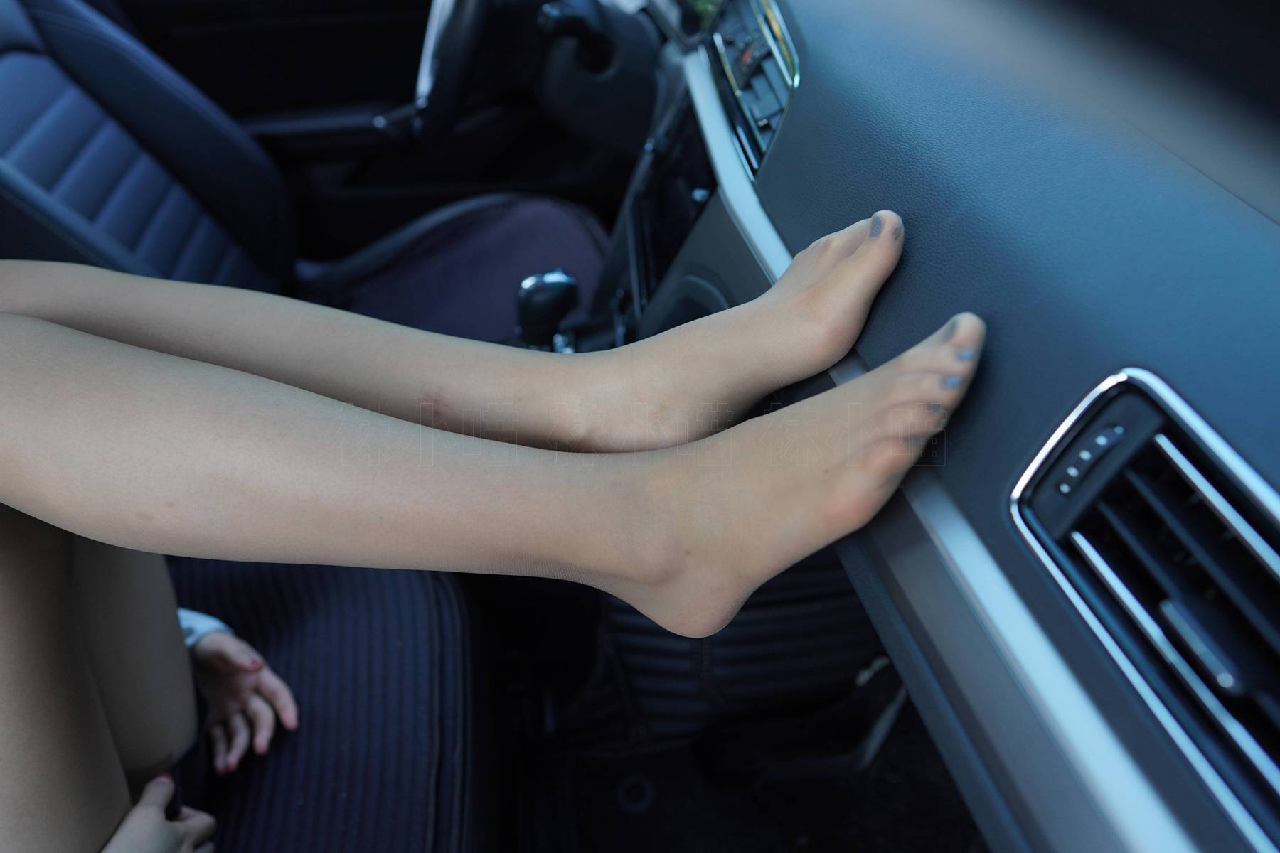 图片[79]-[kittyWawa袜小喵] KT256 户外职业装[98P] – 速更版-美库