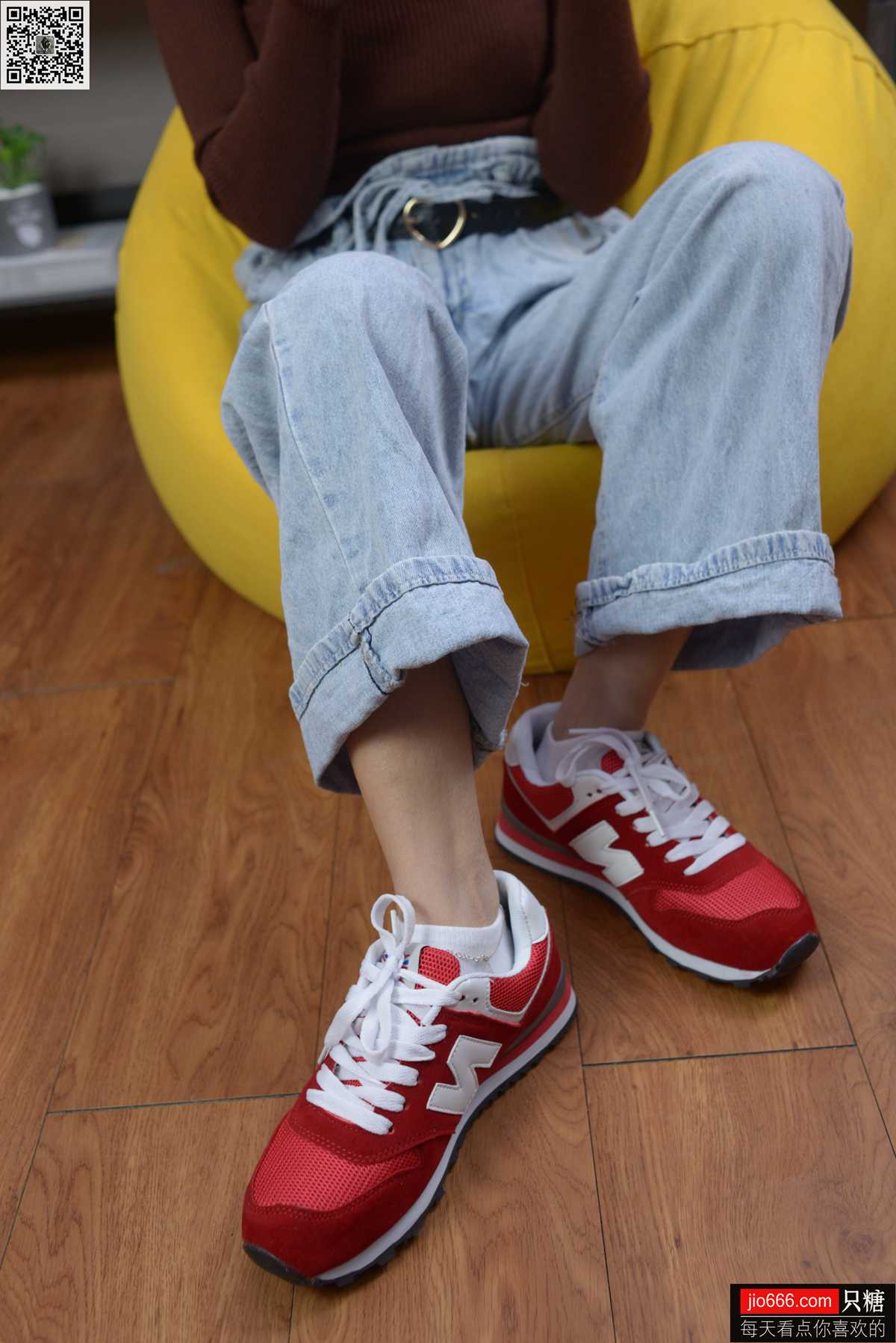 图片[51]-[只糖棉袜] NO.129 冬冬 红与白里的牛仔裤温暖时光 [258P] – 速更版-美库