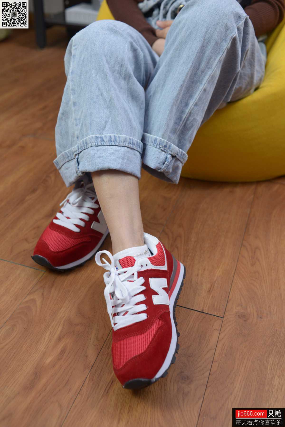 图片[103]-[只糖棉袜] NO.129 冬冬 红与白里的牛仔裤温暖时光 [258P] – 速更版-美库