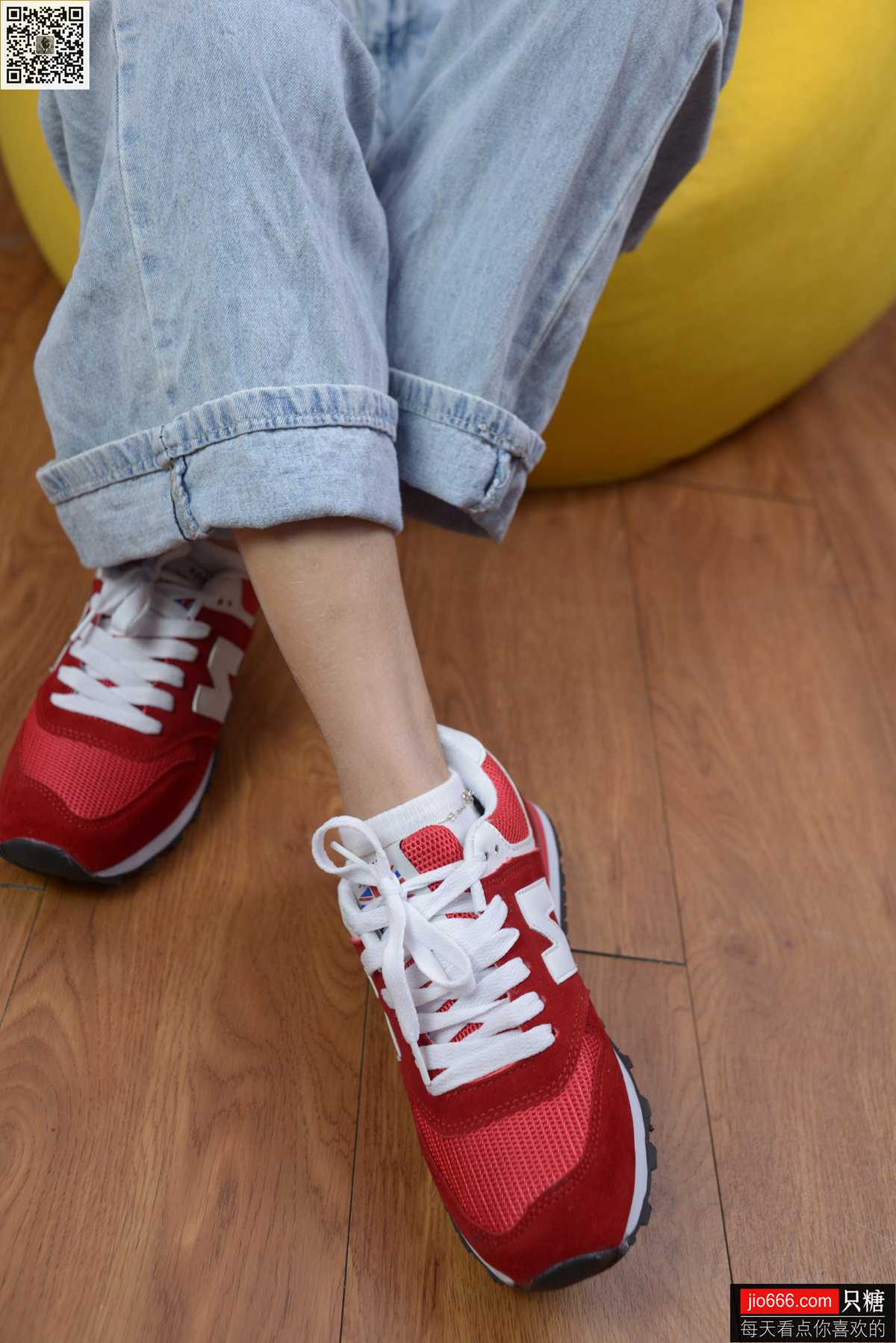 图片[245]-[只糖棉袜] NO.129 冬冬 红与白里的牛仔裤温暖时光 [258P] – 速更版-美库