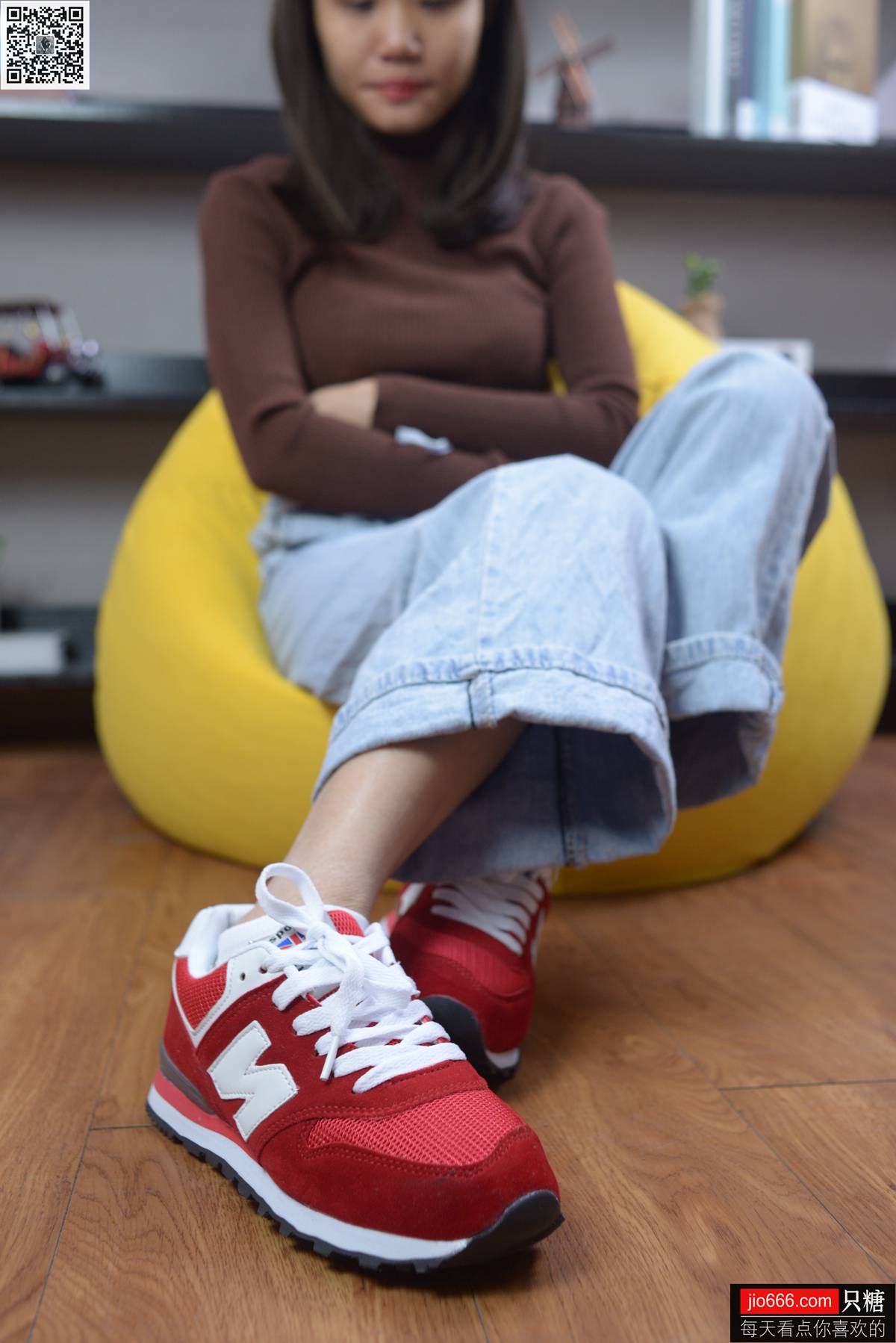 图片[86]-[只糖棉袜] NO.129 冬冬 红与白里的牛仔裤温暖时光 [258P] – 速更版-美库