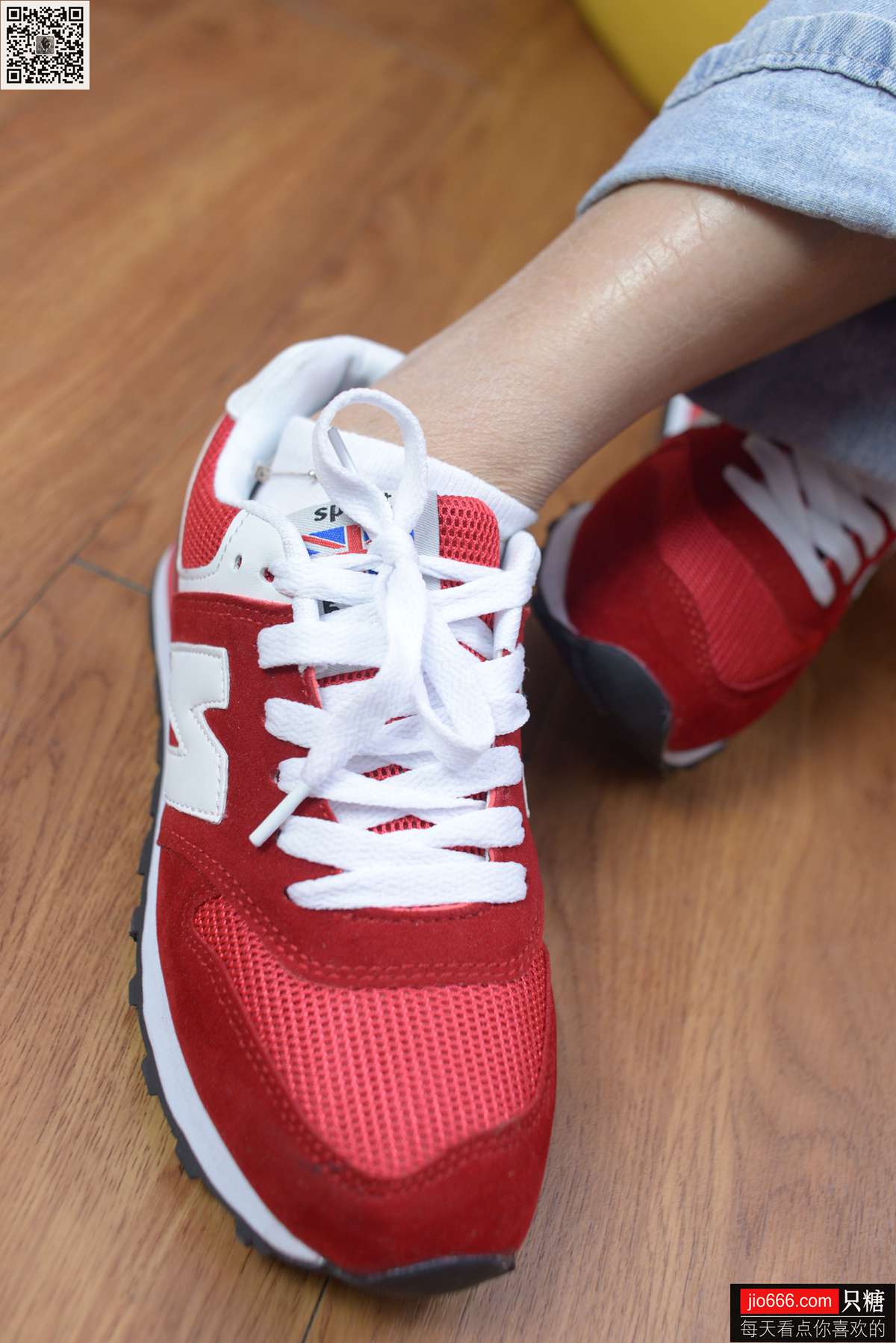 图片[165]-[只糖棉袜] NO.129 冬冬 红与白里的牛仔裤温暖时光 [258P] – 速更版-美库