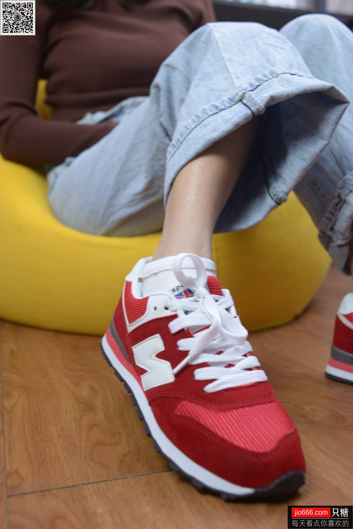 图片[171]-[只糖棉袜] NO.129 冬冬 红与白里的牛仔裤温暖时光 [258P] – 速更版-美库