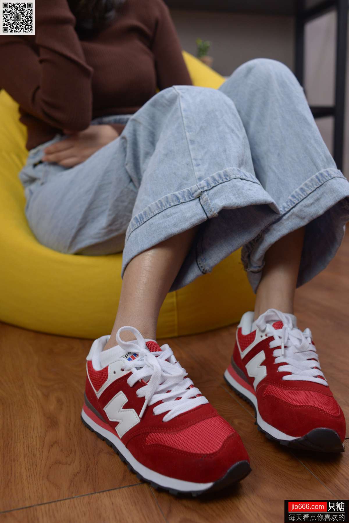 图片[92]-[只糖棉袜] NO.129 冬冬 红与白里的牛仔裤温暖时光 [258P] – 速更版-美库