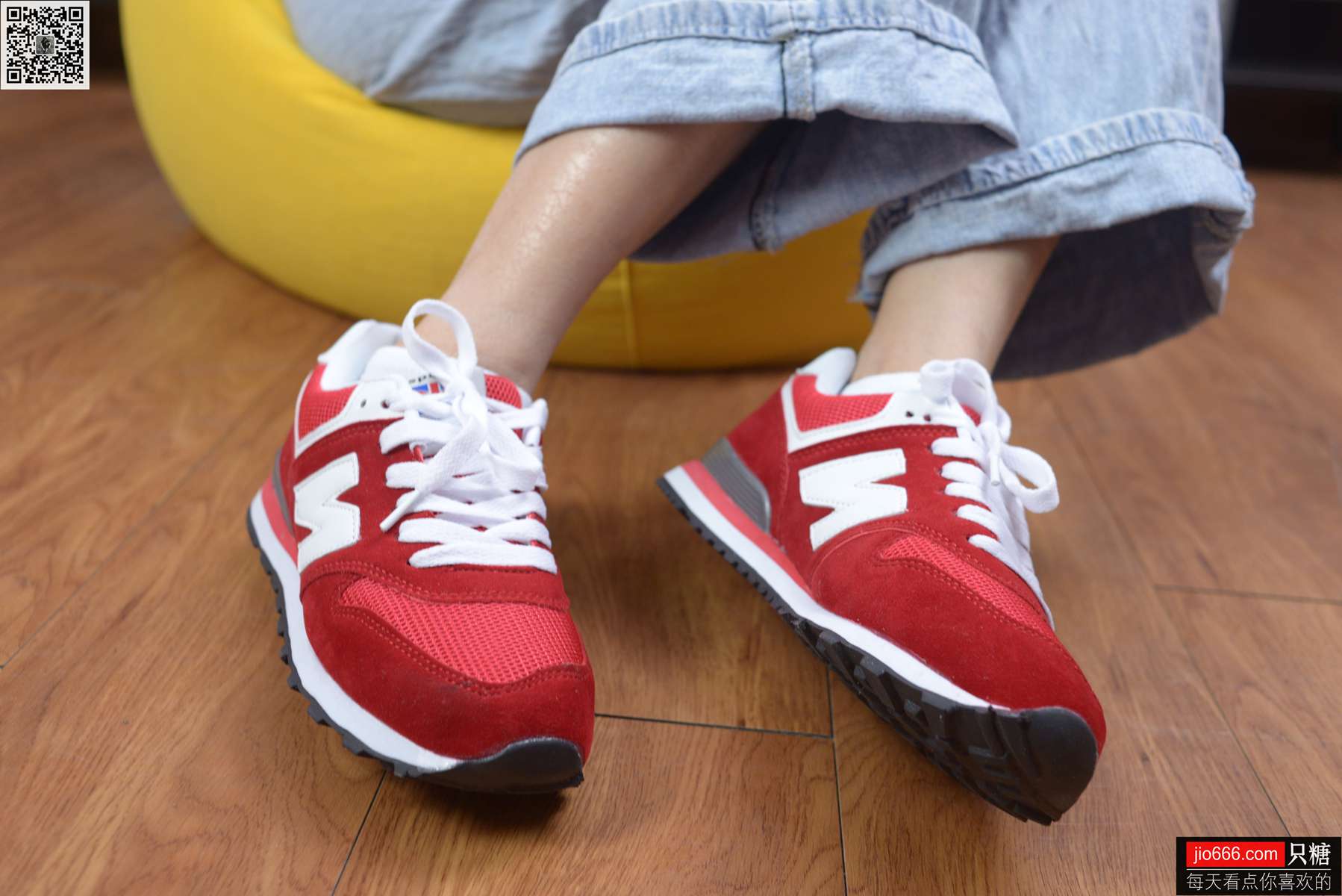 图片[31]-[只糖棉袜] NO.129 冬冬 红与白里的牛仔裤温暖时光 [258P] – 速更版-美库