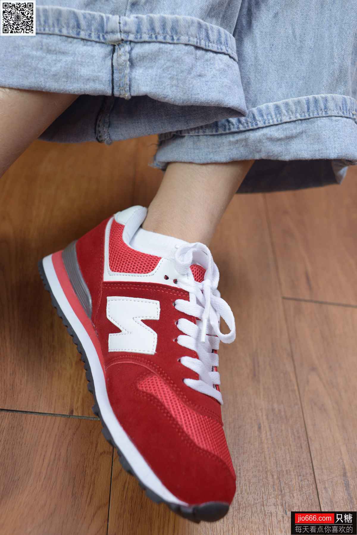 图片[139]-[只糖棉袜] NO.129 冬冬 红与白里的牛仔裤温暖时光 [258P] – 速更版-美库