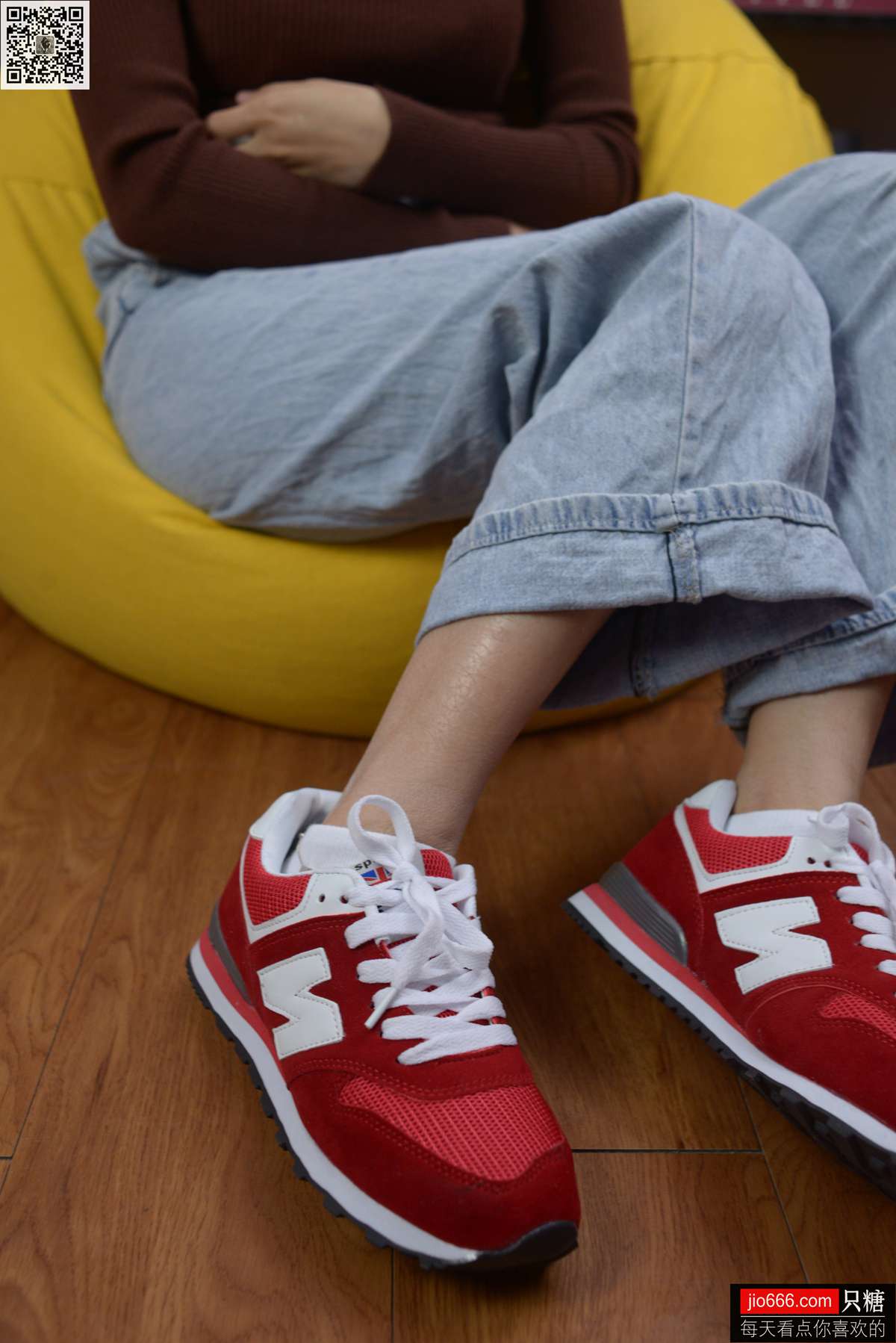 图片[162]-[只糖棉袜] NO.129 冬冬 红与白里的牛仔裤温暖时光 [258P] – 速更版-美库
