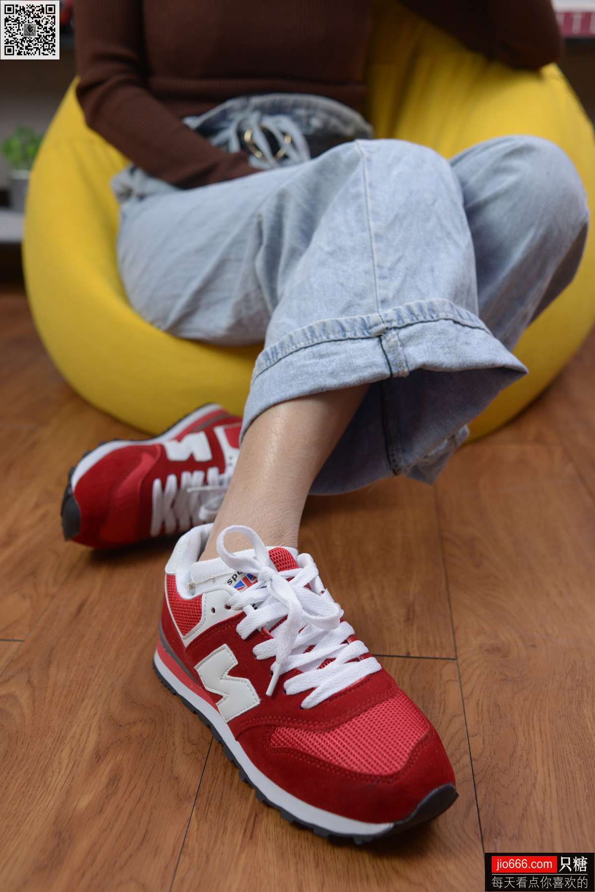 图片[75]-[只糖棉袜] NO.129 冬冬 红与白里的牛仔裤温暖时光 [258P] – 速更版-美库