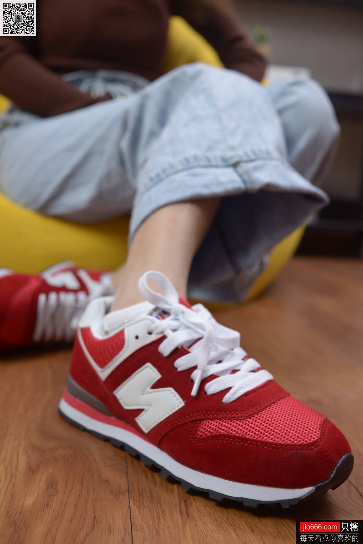 图片[134]-[只糖棉袜] NO.129 冬冬 红与白里的牛仔裤温暖时光 [258P] – 速更版-美库