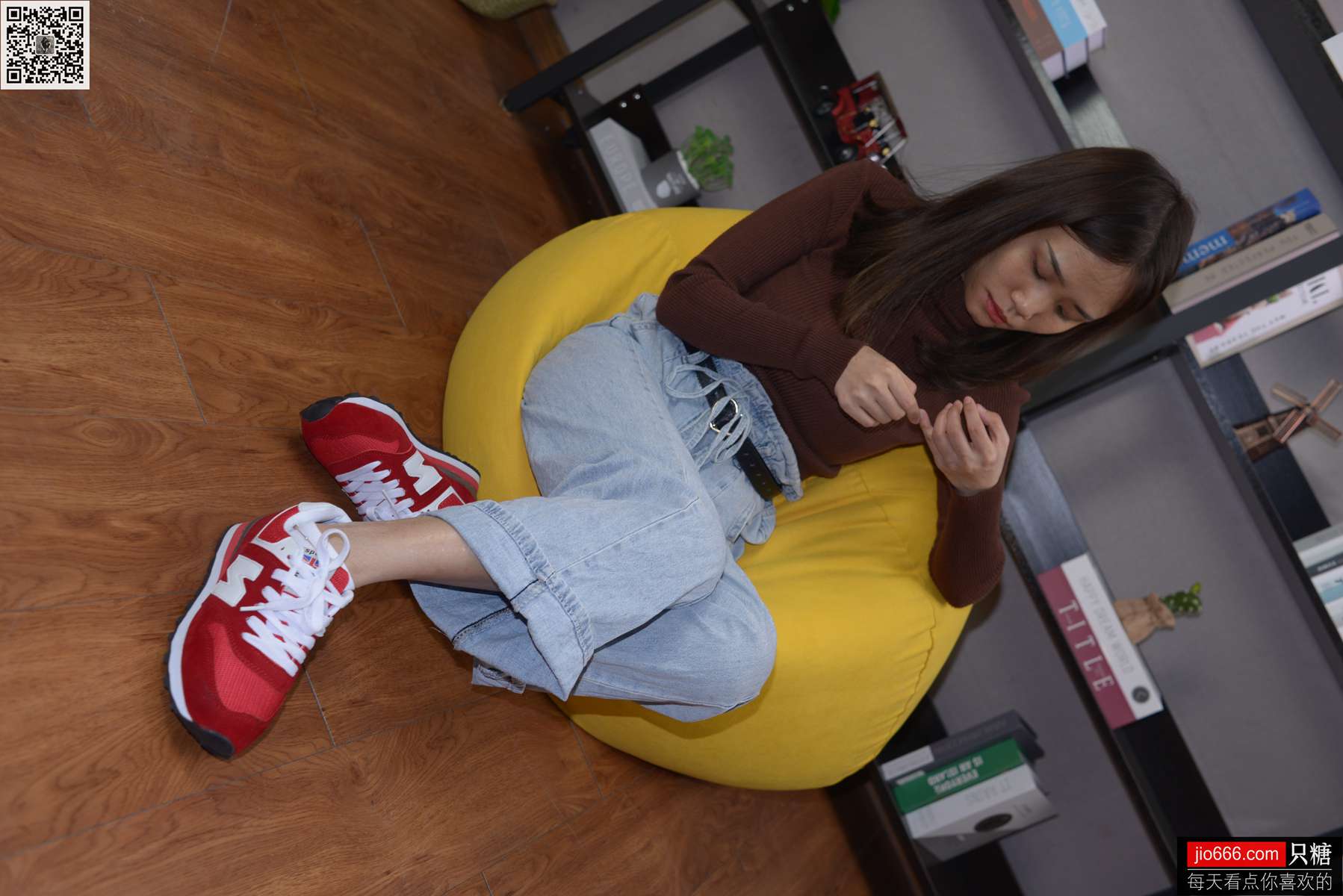 图片[66]-[只糖棉袜] NO.129 冬冬 红与白里的牛仔裤温暖时光 [258P] – 速更版-美库