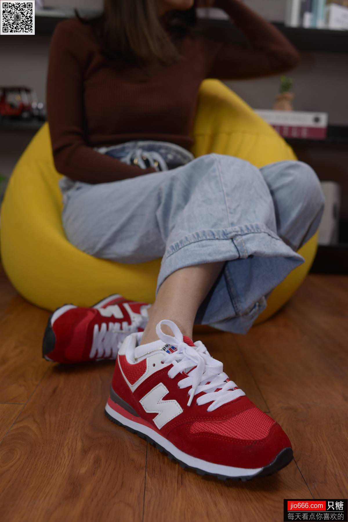 图片[77]-[只糖棉袜] NO.129 冬冬 红与白里的牛仔裤温暖时光 [258P] – 速更版-美库