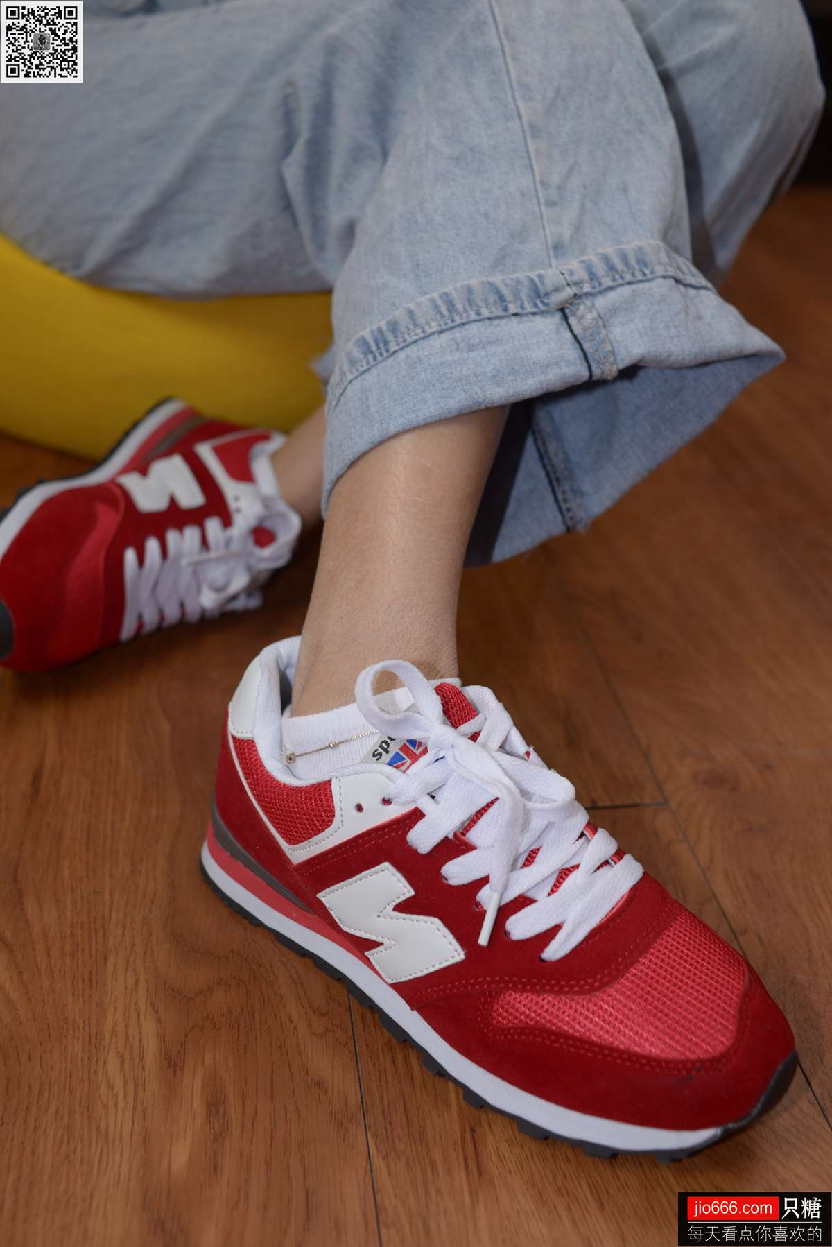 图片[73]-[只糖棉袜] NO.129 冬冬 红与白里的牛仔裤温暖时光 [258P] – 速更版-美库