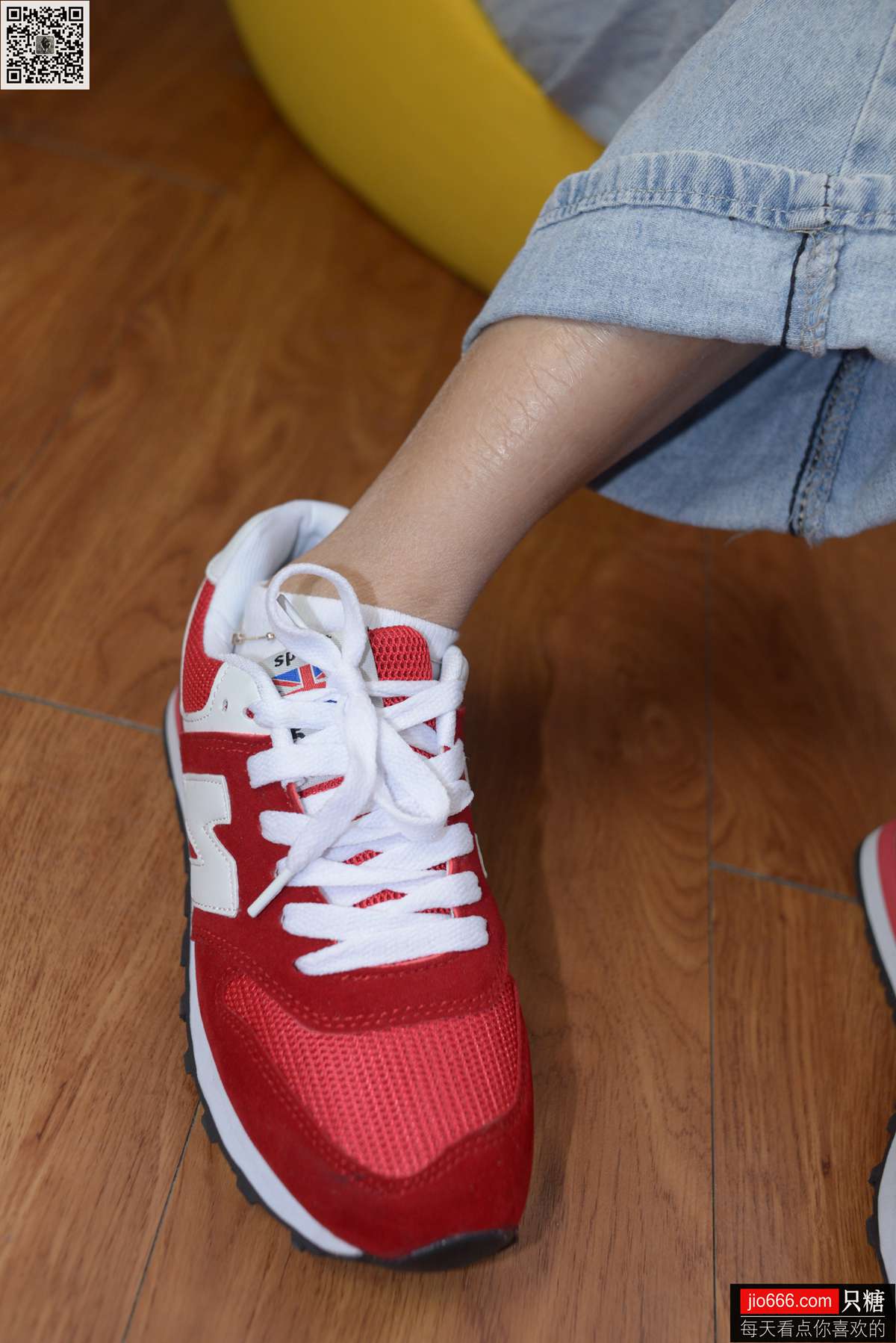 图片[16]-[只糖棉袜] NO.129 冬冬 红与白里的牛仔裤温暖时光 [258P] – 速更版-美库