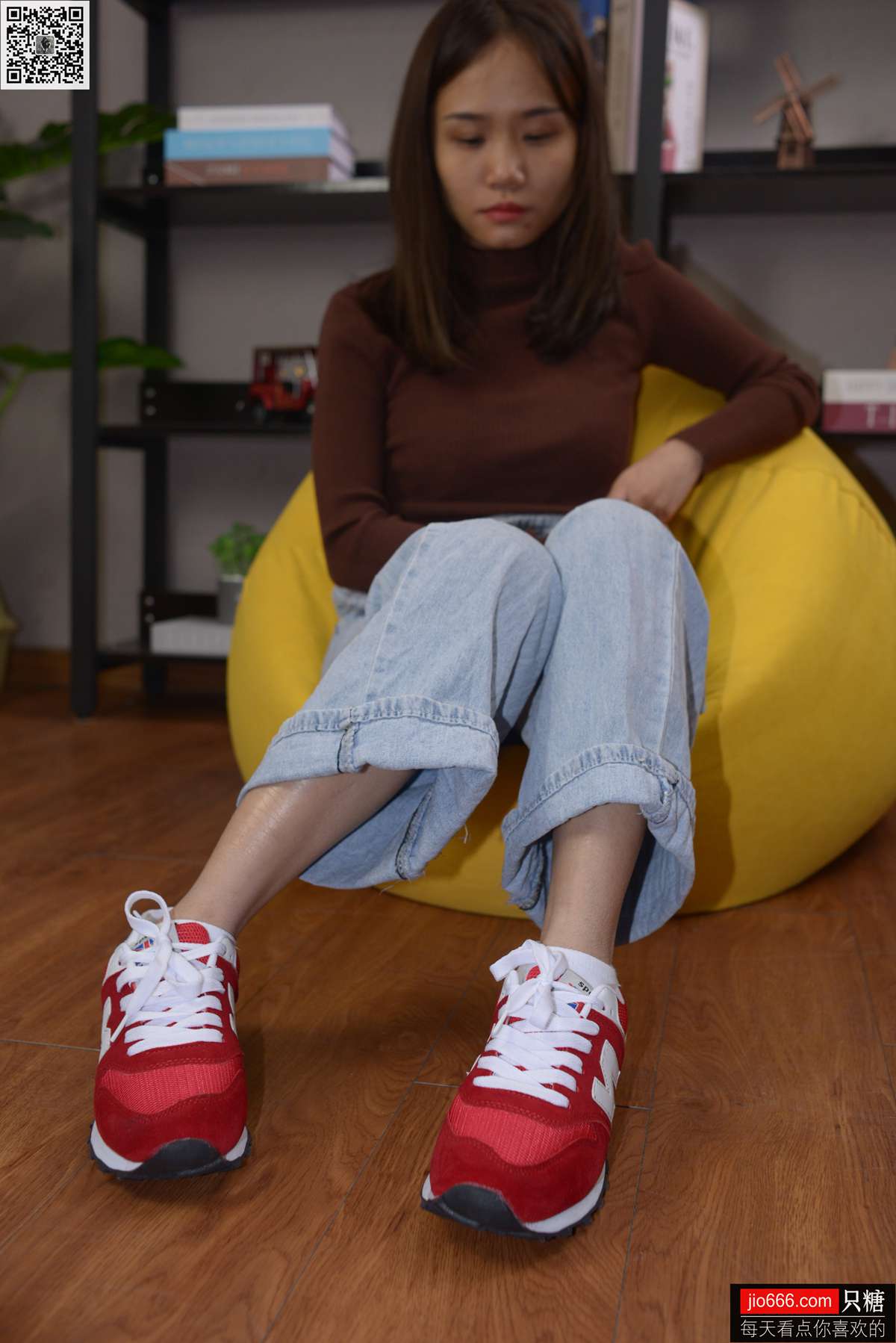 图片[95]-[只糖棉袜] NO.129 冬冬 红与白里的牛仔裤温暖时光 [258P] – 速更版-美库