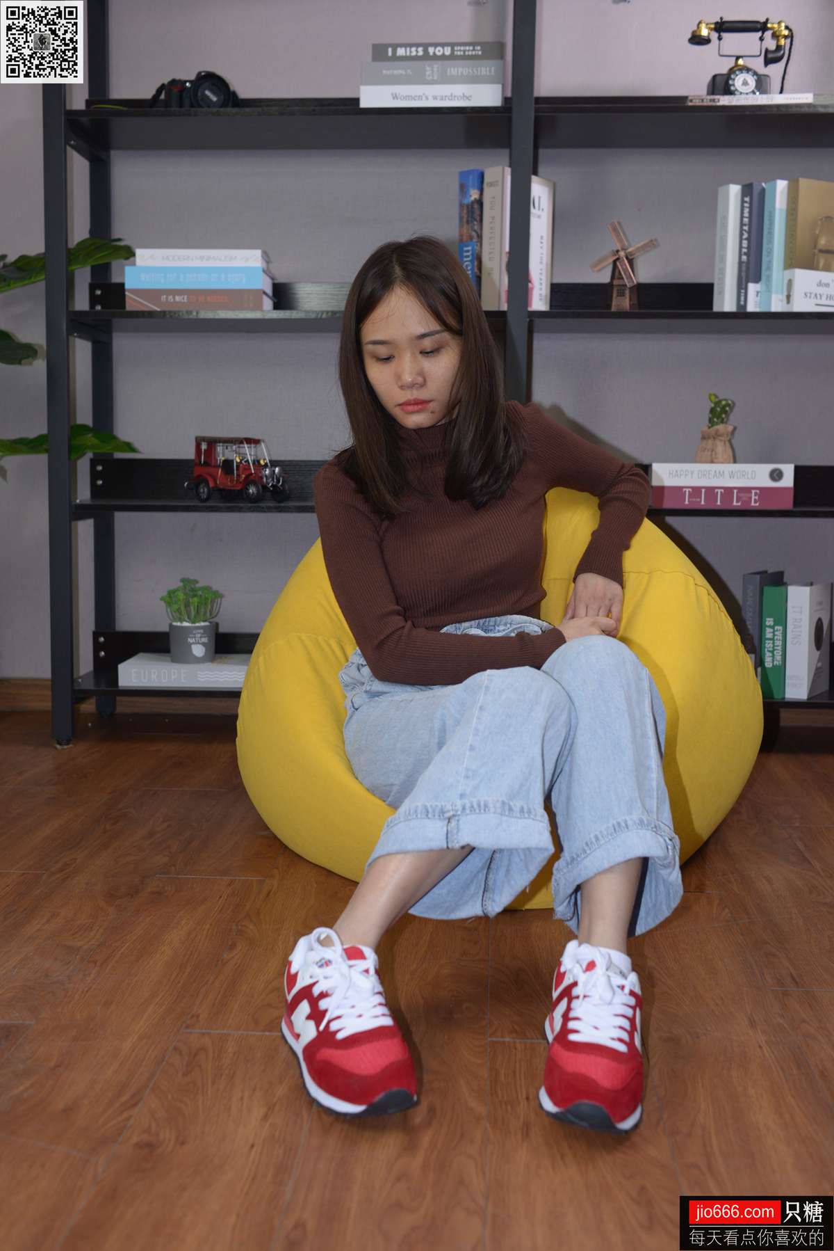 图片[172]-[只糖棉袜] NO.129 冬冬 红与白里的牛仔裤温暖时光 [258P] – 速更版-美库