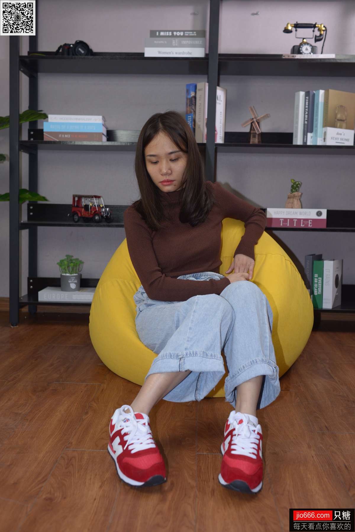 图片[177]-[只糖棉袜] NO.129 冬冬 红与白里的牛仔裤温暖时光 [258P] – 速更版-美库