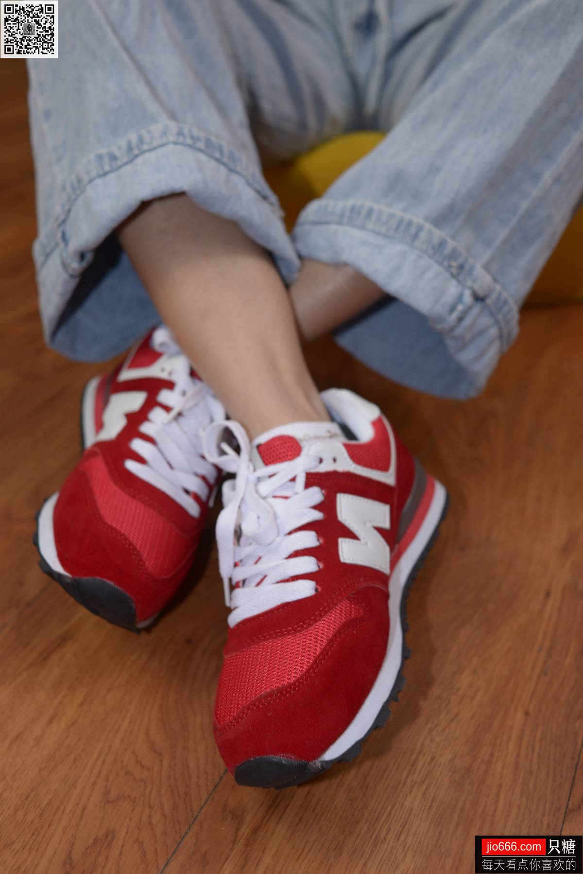图片[36]-[只糖棉袜] NO.129 冬冬 红与白里的牛仔裤温暖时光 [258P] – 速更版-美库