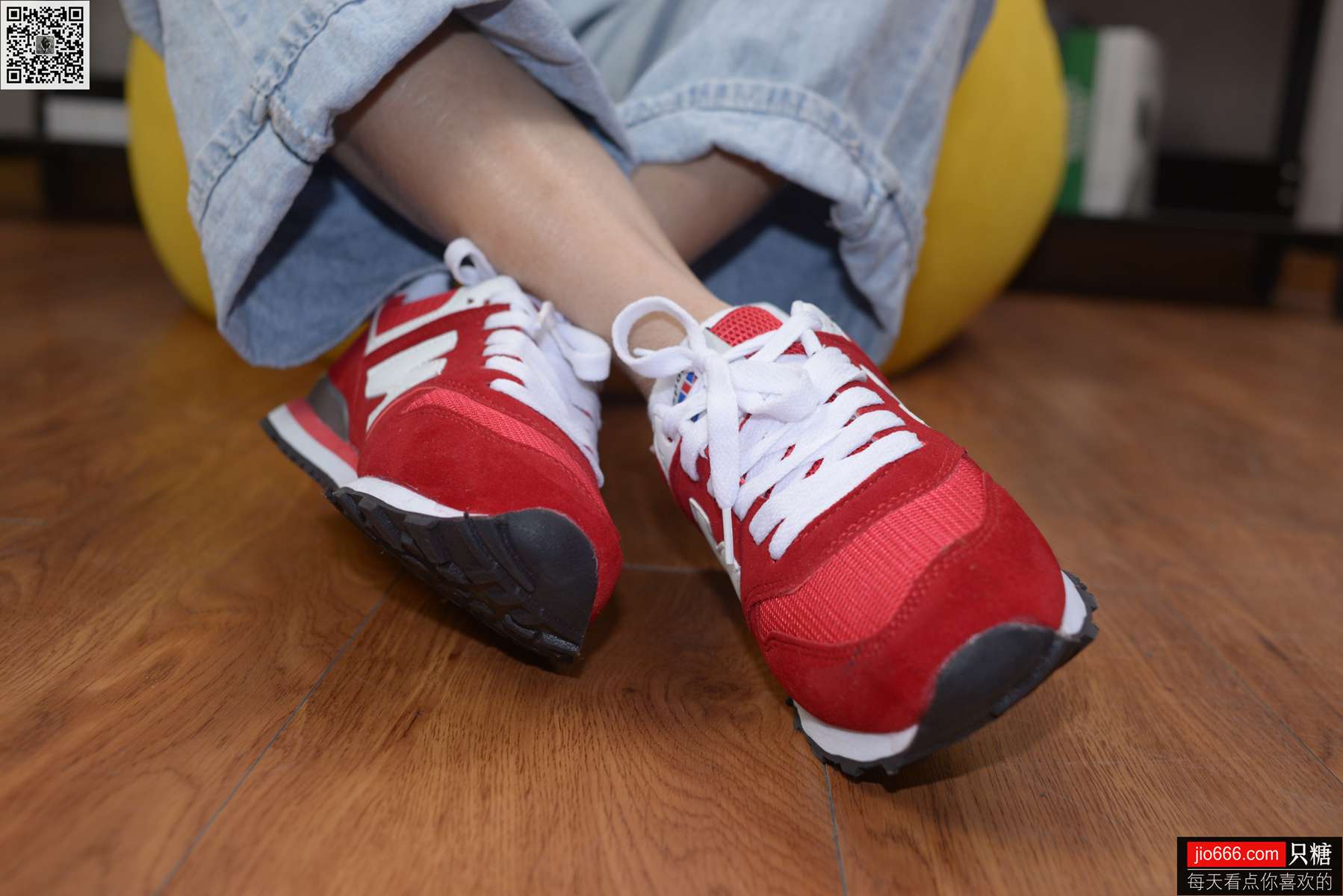 图片[176]-[只糖棉袜] NO.129 冬冬 红与白里的牛仔裤温暖时光 [258P] – 速更版-美库