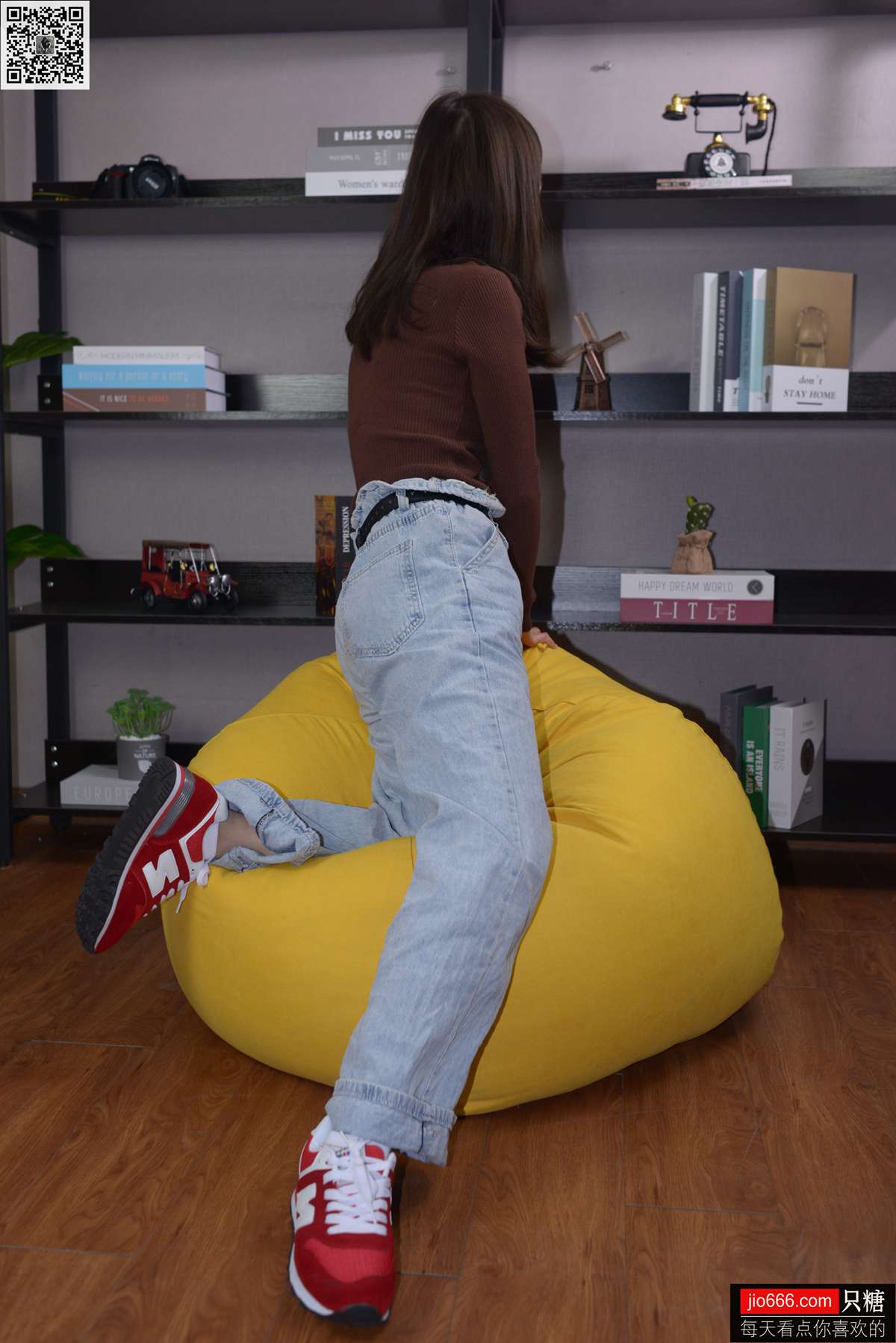 图片[7]-[只糖棉袜] NO.129 冬冬 红与白里的牛仔裤温暖时光 [258P] – 速更版-美库