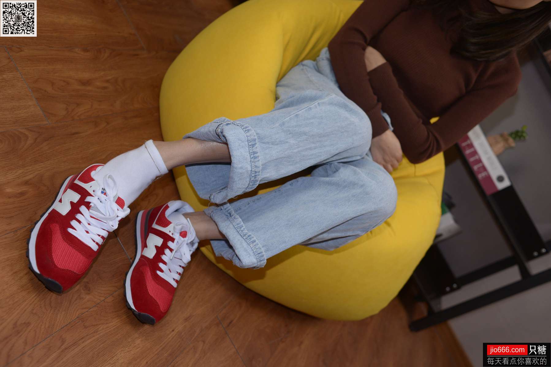 图片[55]-[只糖棉袜] NO.129 冬冬 红与白里的牛仔裤温暖时光 [258P] – 速更版-美库