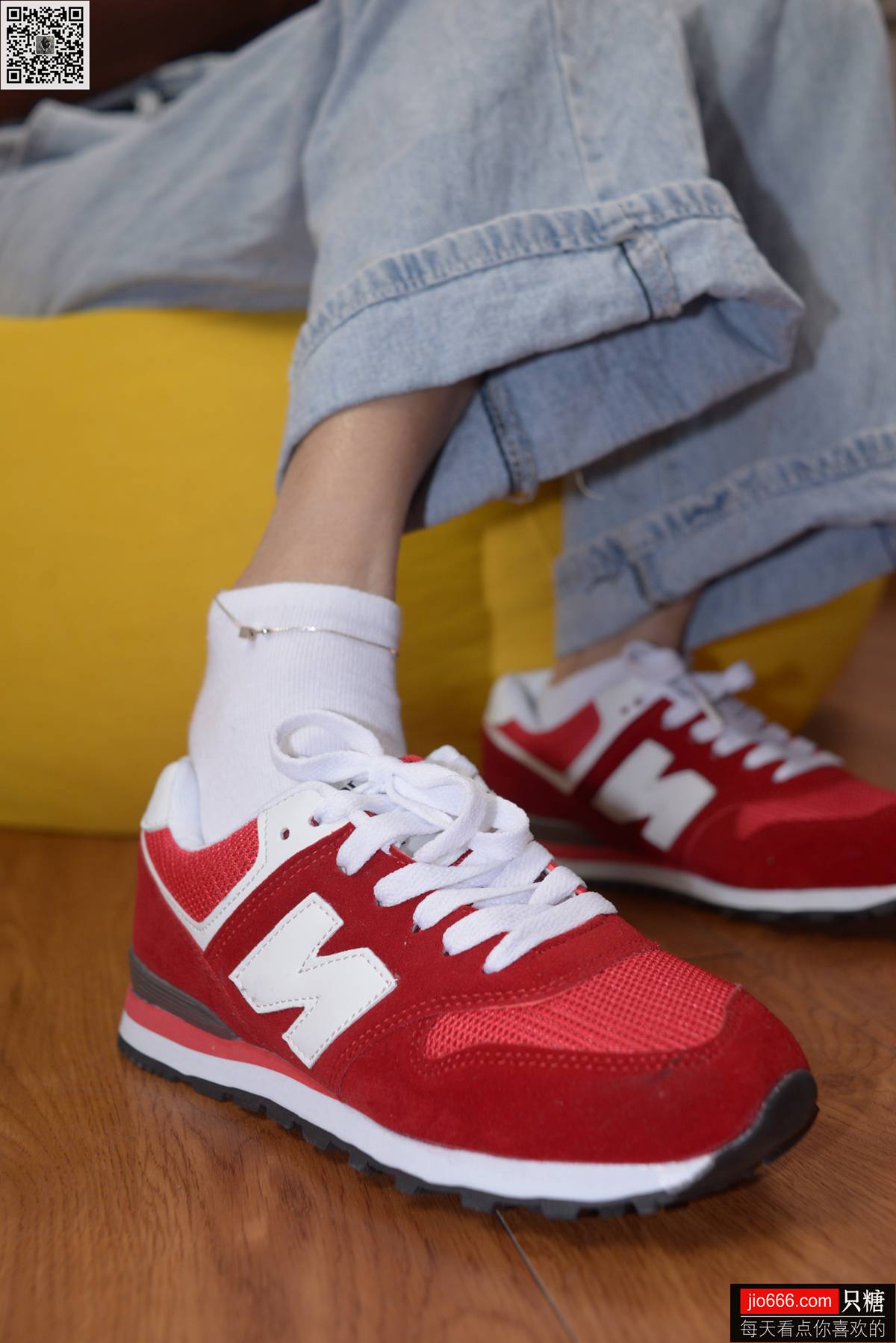 图片[251]-[只糖棉袜] NO.129 冬冬 红与白里的牛仔裤温暖时光 [258P] – 速更版-美库