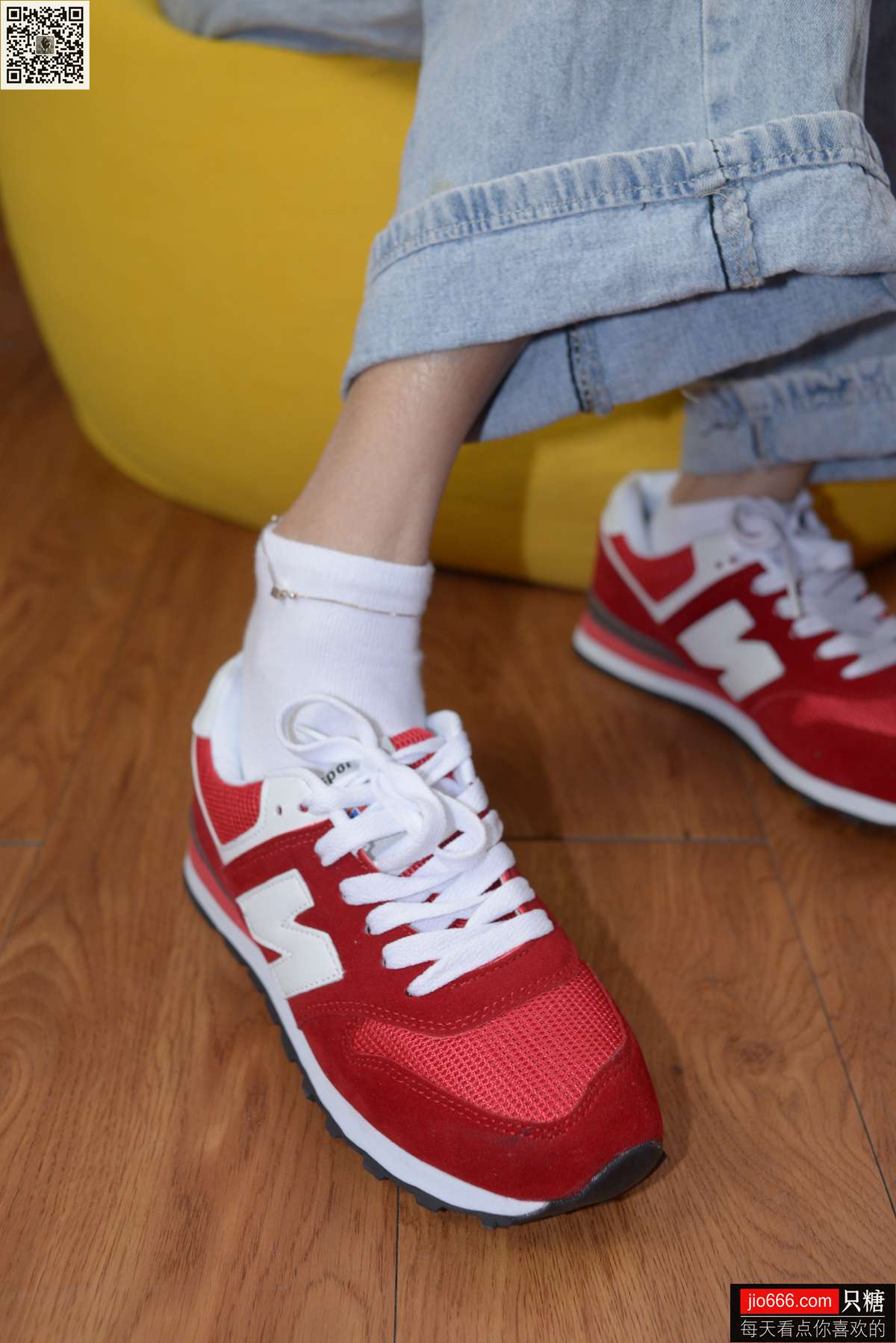 图片[212]-[只糖棉袜] NO.129 冬冬 红与白里的牛仔裤温暖时光 [258P] – 速更版-美库
