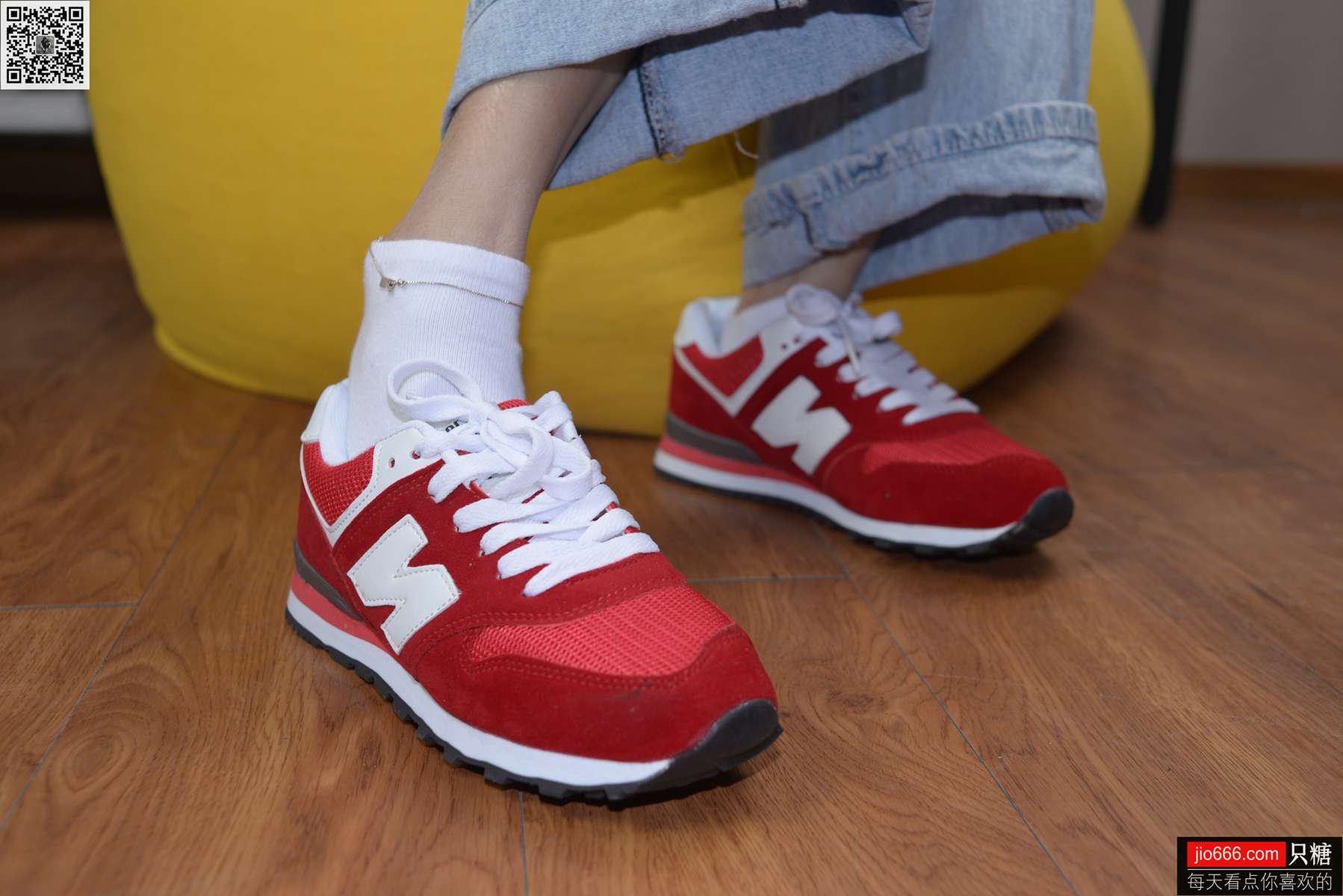 图片[188]-[只糖棉袜] NO.129 冬冬 红与白里的牛仔裤温暖时光 [258P] – 速更版-美库