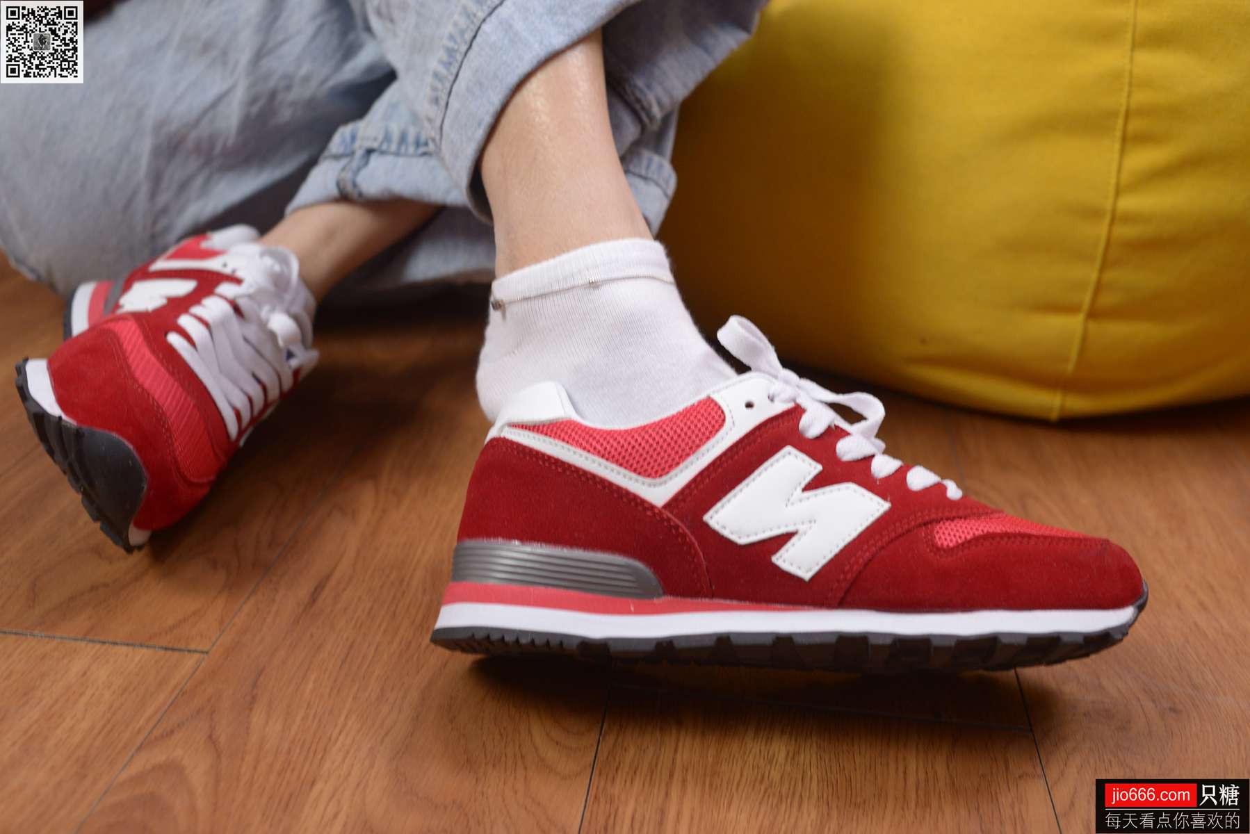 图片[18]-[只糖棉袜] NO.129 冬冬 红与白里的牛仔裤温暖时光 [258P] – 速更版-美库