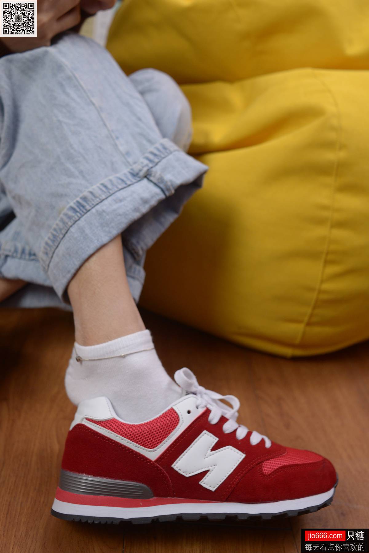 图片[244]-[只糖棉袜] NO.129 冬冬 红与白里的牛仔裤温暖时光 [258P] – 速更版-美库