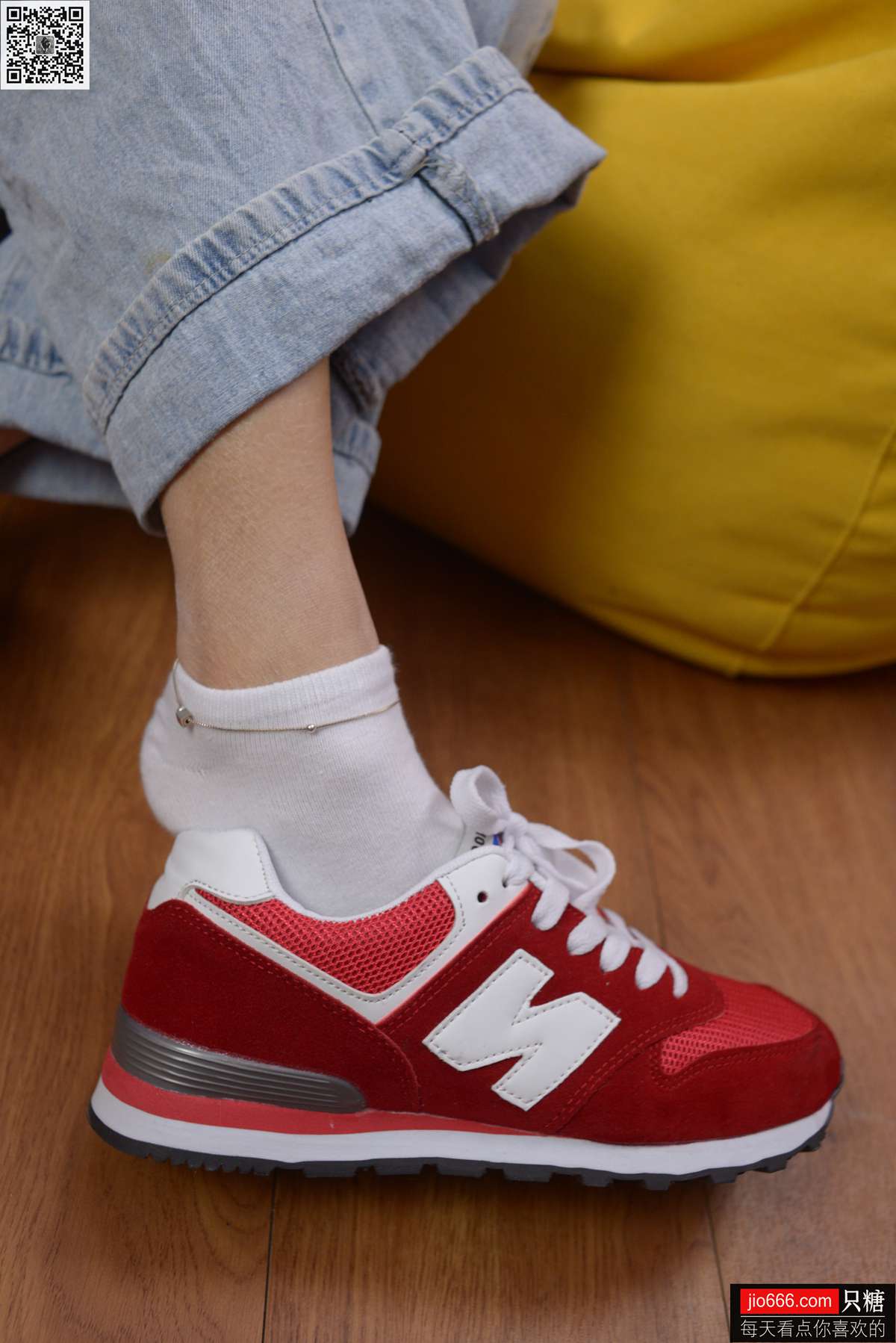 图片[138]-[只糖棉袜] NO.129 冬冬 红与白里的牛仔裤温暖时光 [258P] – 速更版-美库