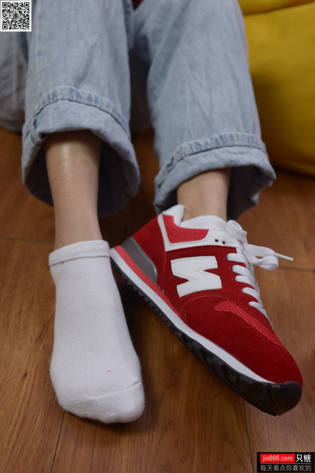 图片[203]-[只糖棉袜] NO.129 冬冬 红与白里的牛仔裤温暖时光 [258P] – 速更版-美库