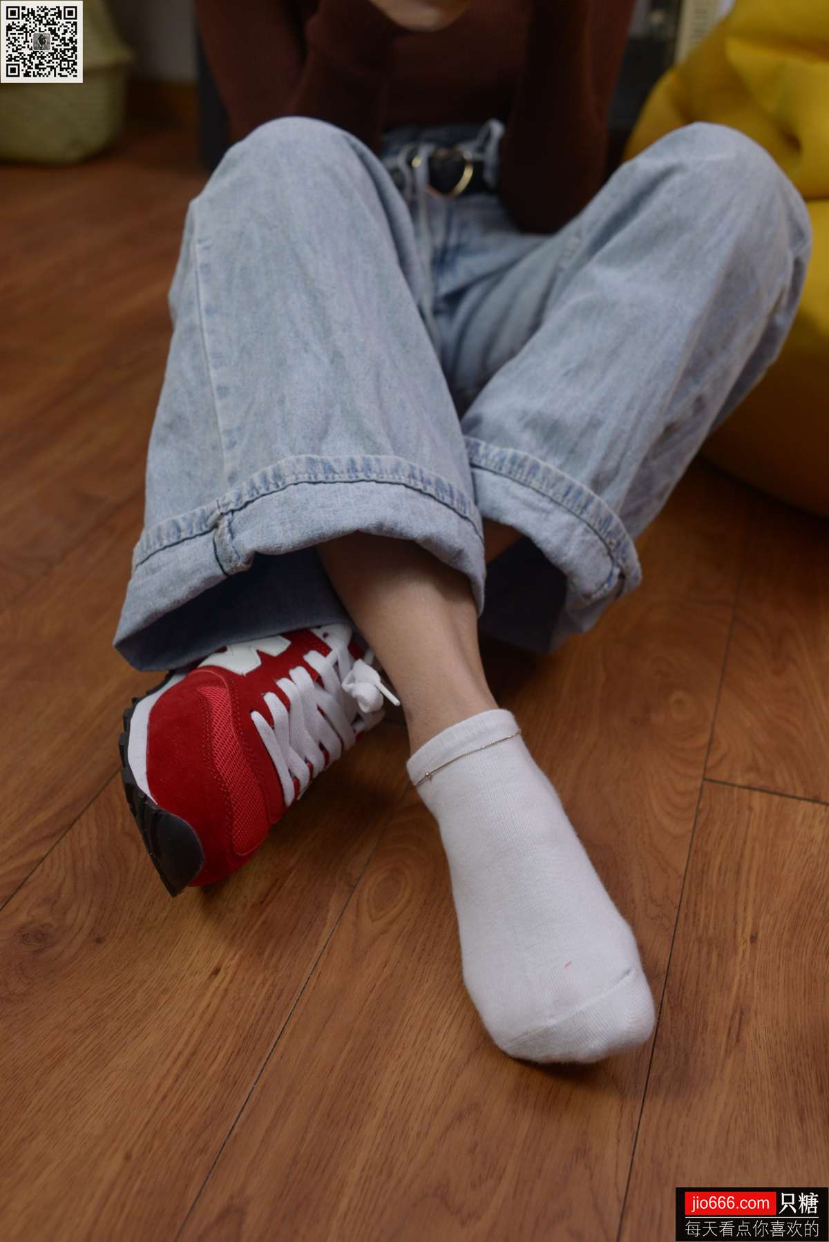 图片[166]-[只糖棉袜] NO.129 冬冬 红与白里的牛仔裤温暖时光 [258P] – 速更版-美库