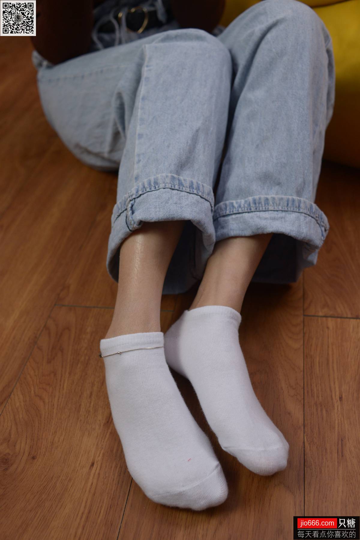图片[215]-[只糖棉袜] NO.129 冬冬 红与白里的牛仔裤温暖时光 [258P] – 速更版-美库