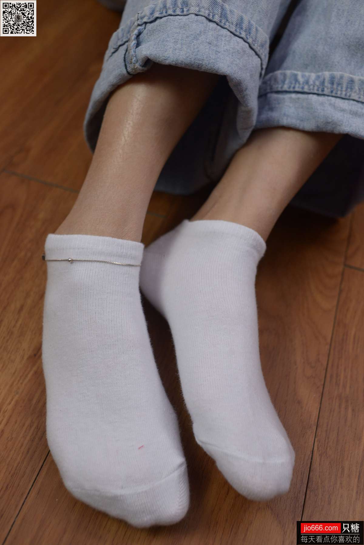 图片[192]-[只糖棉袜] NO.129 冬冬 红与白里的牛仔裤温暖时光 [258P] – 速更版-美库