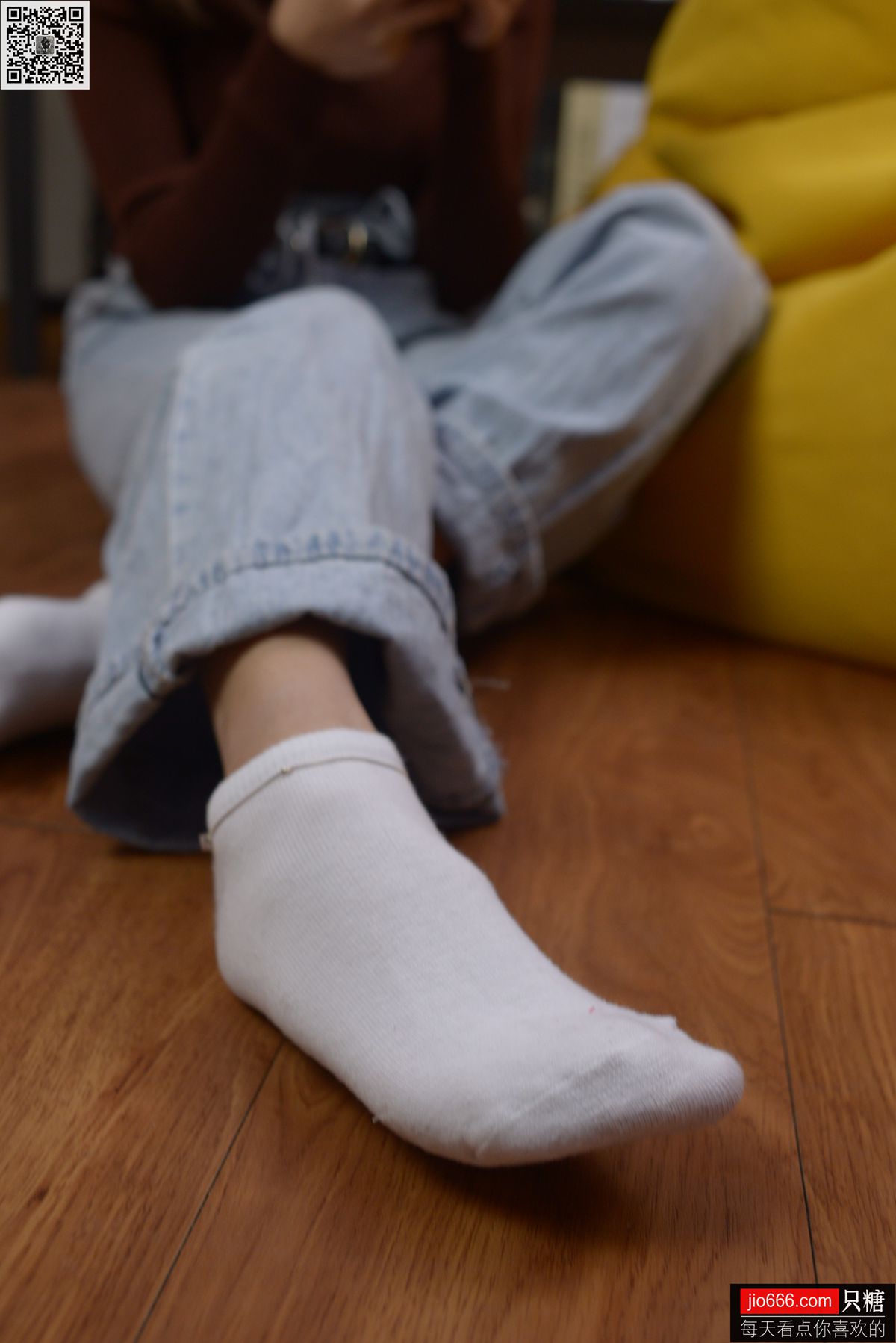 图片[10]-[只糖棉袜] NO.129 冬冬 红与白里的牛仔裤温暖时光 [258P] – 速更版-美库