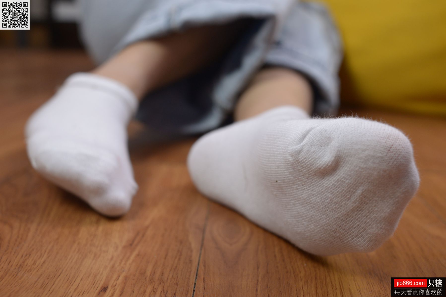 图片[126]-[只糖棉袜] NO.129 冬冬 红与白里的牛仔裤温暖时光 [258P] – 速更版-美库