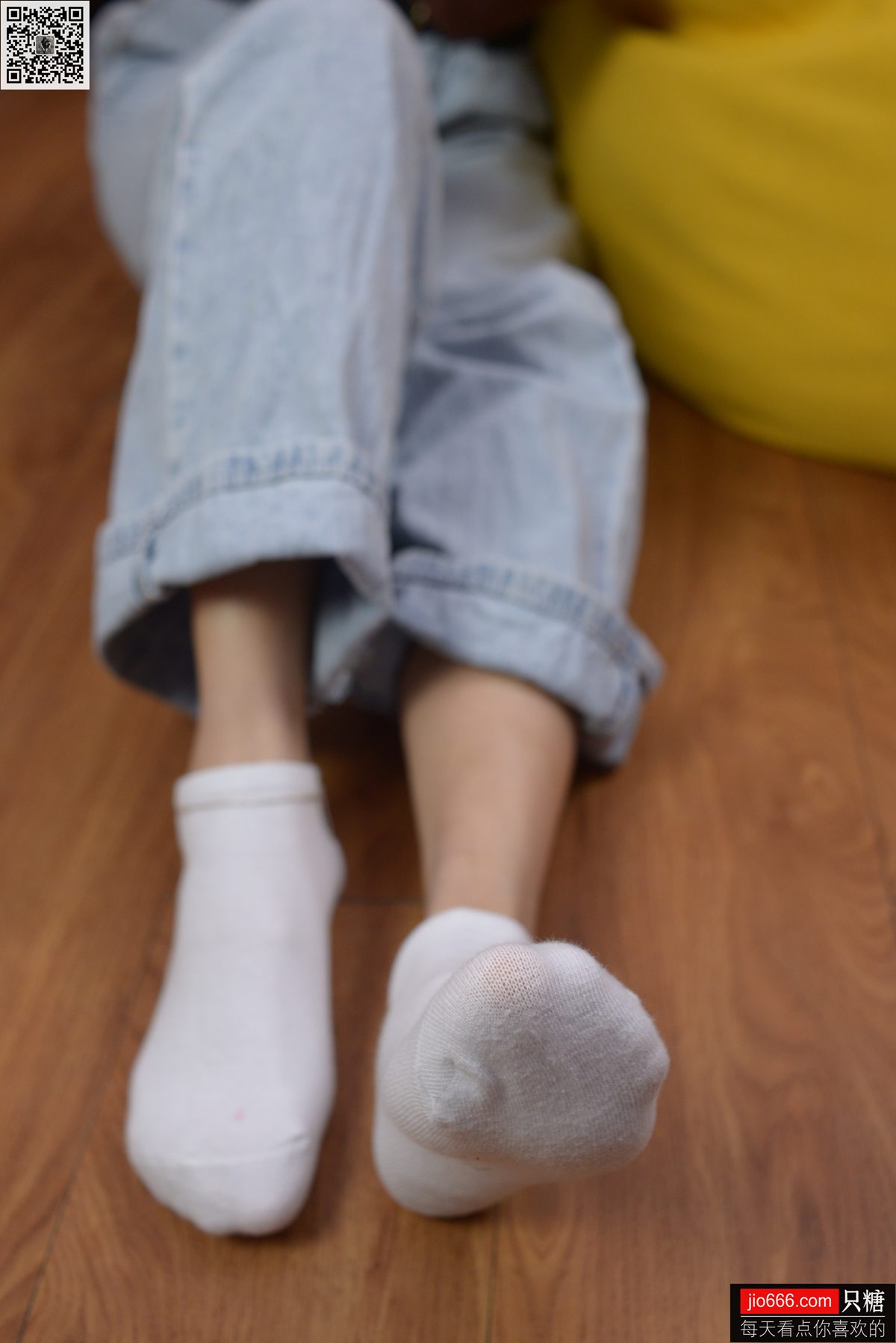 图片[210]-[只糖棉袜] NO.129 冬冬 红与白里的牛仔裤温暖时光 [258P] – 速更版-美库