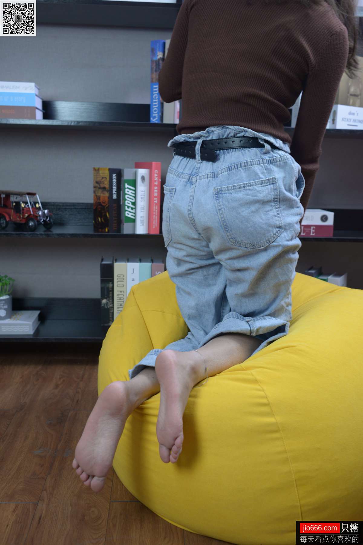 图片[181]-[只糖棉袜] NO.129 冬冬 红与白里的牛仔裤温暖时光 [258P] – 速更版-美库