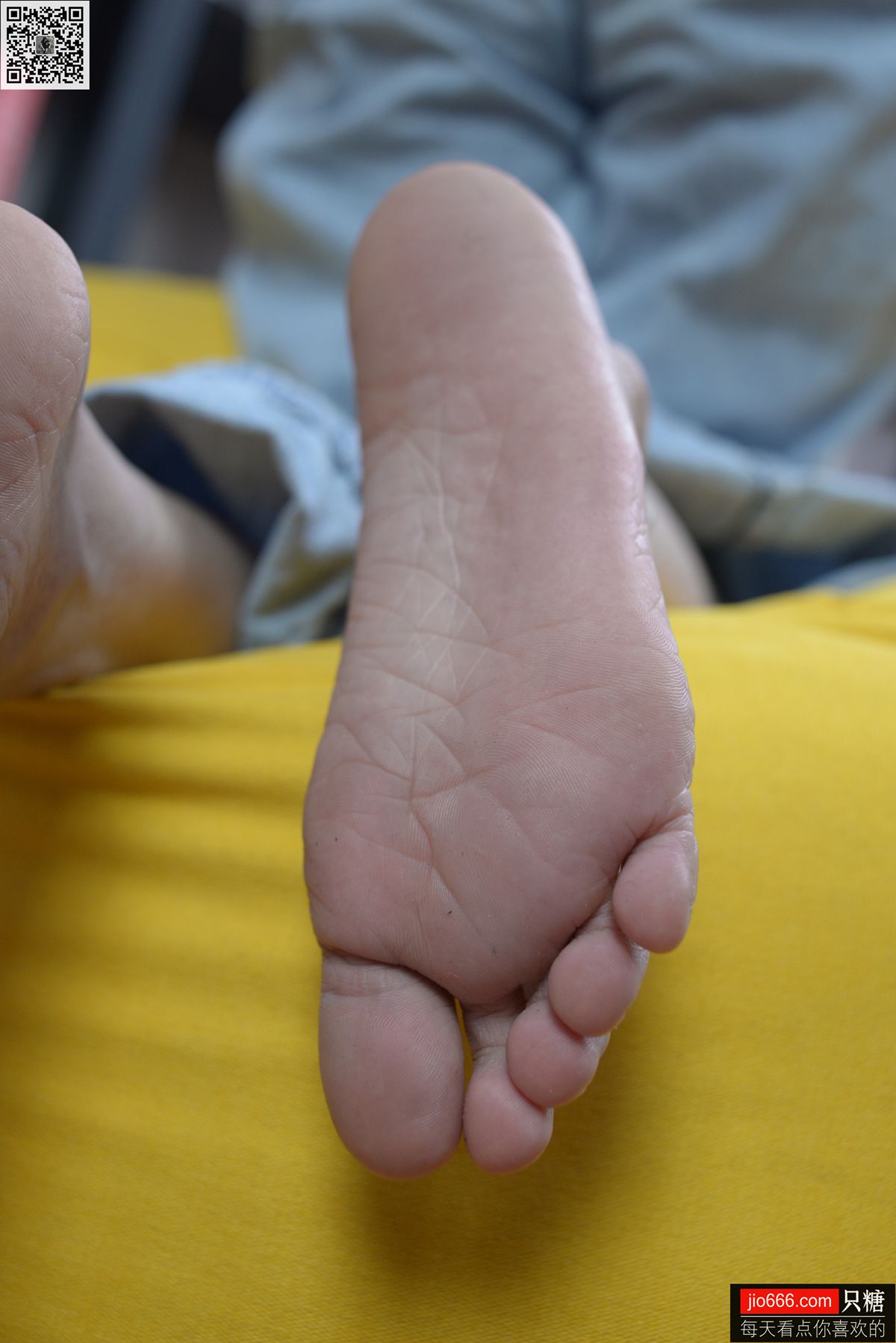 图片[237]-[只糖棉袜] NO.129 冬冬 红与白里的牛仔裤温暖时光 [258P] – 速更版-美库