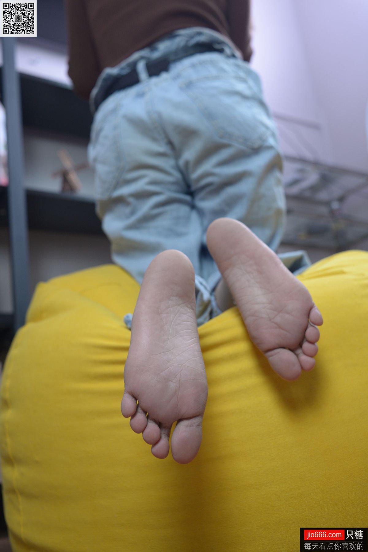 图片[84]-[只糖棉袜] NO.129 冬冬 红与白里的牛仔裤温暖时光 [258P] – 速更版-美库