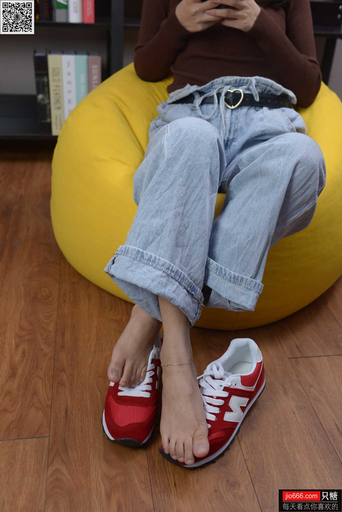 图片[39]-[只糖棉袜] NO.129 冬冬 红与白里的牛仔裤温暖时光 [258P] – 速更版-美库