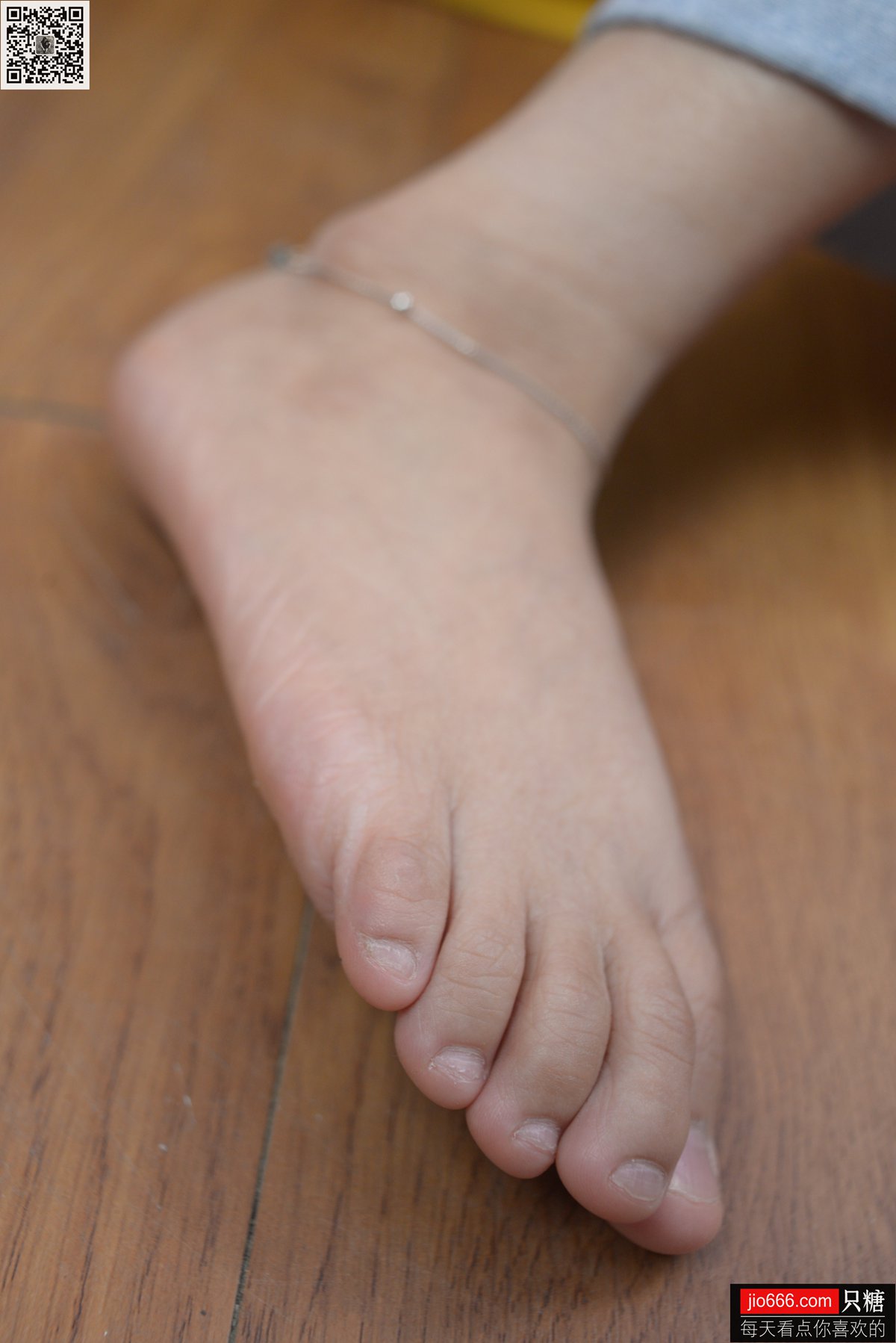 图片[135]-[只糖棉袜] NO.129 冬冬 红与白里的牛仔裤温暖时光 [258P] – 速更版-美库