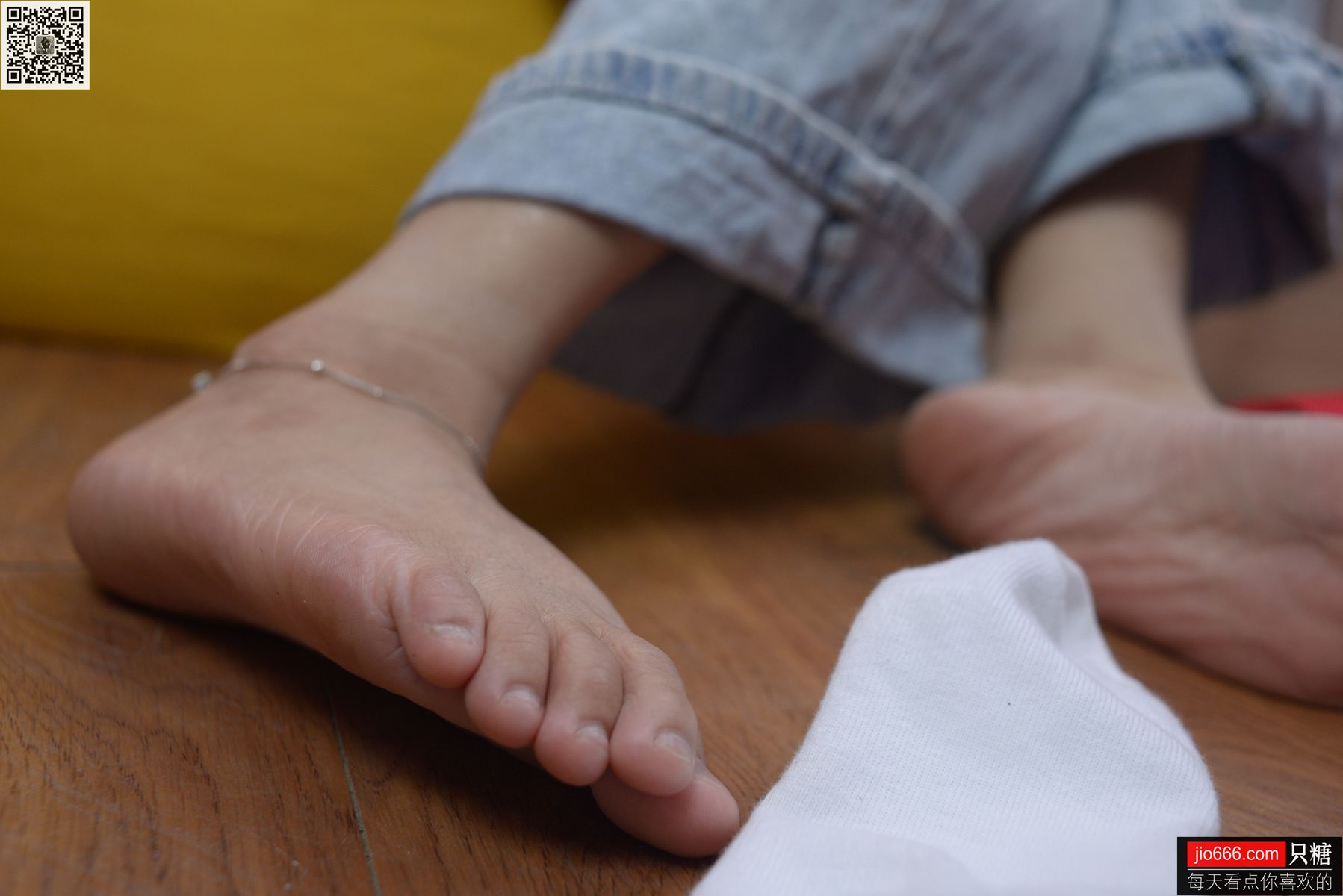 图片[206]-[只糖棉袜] NO.129 冬冬 红与白里的牛仔裤温暖时光 [258P] – 速更版-美库