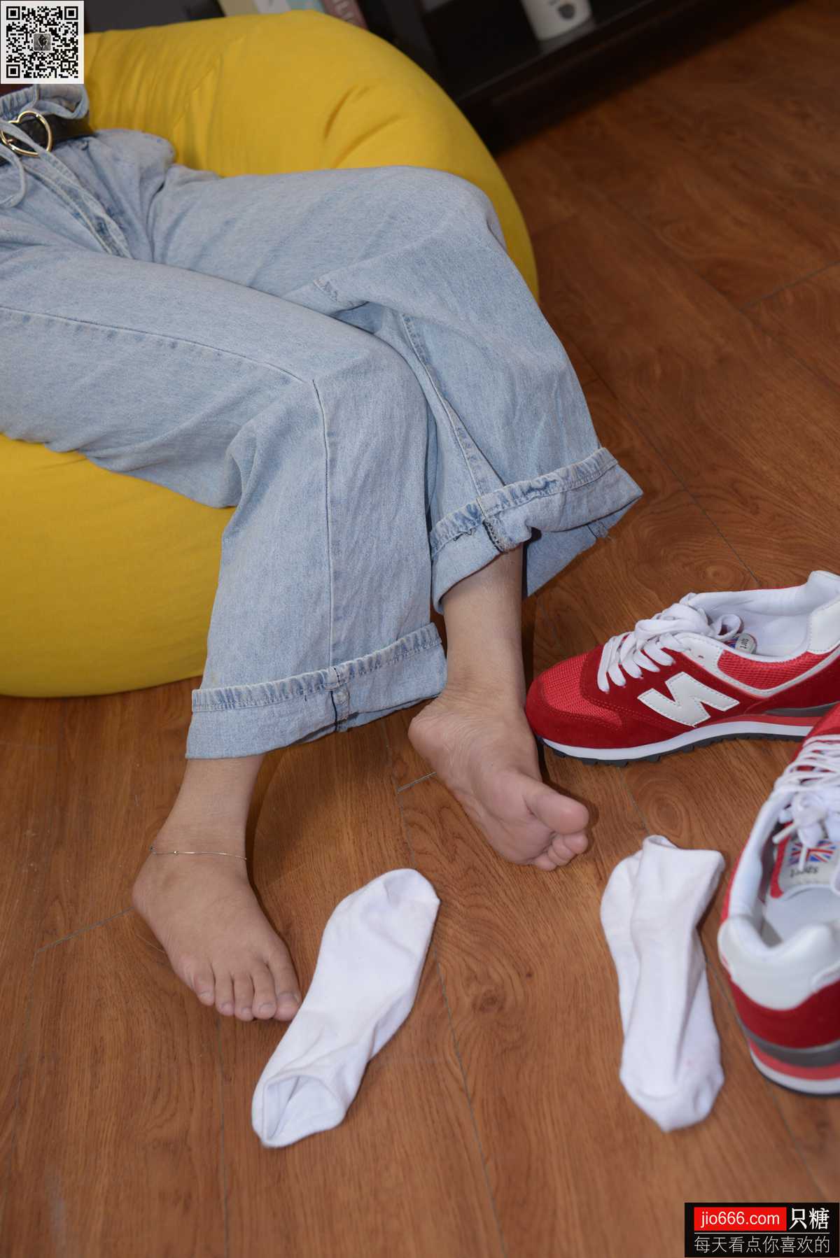 图片[91]-[只糖棉袜] NO.129 冬冬 红与白里的牛仔裤温暖时光 [258P] – 速更版-美库