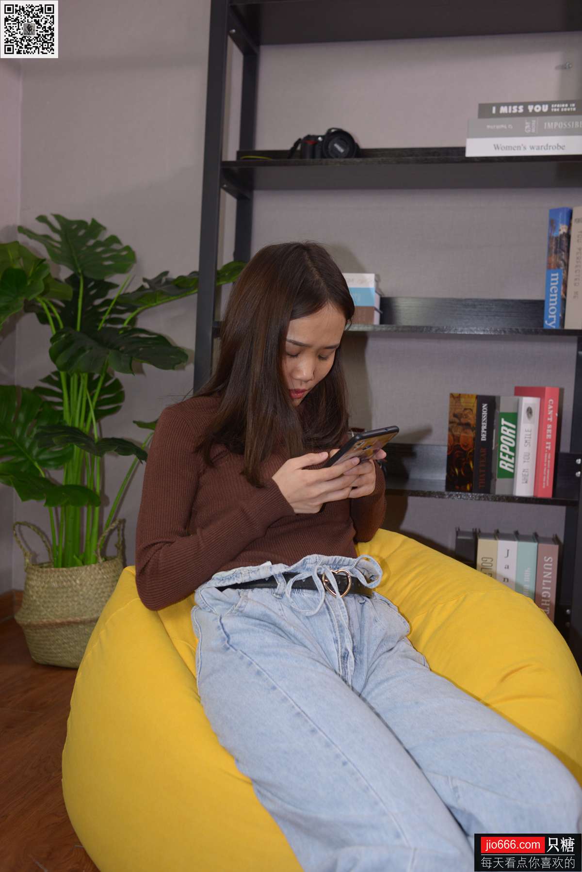 图片[196]-[只糖棉袜] NO.129 冬冬 红与白里的牛仔裤温暖时光 [258P] – 速更版-美库