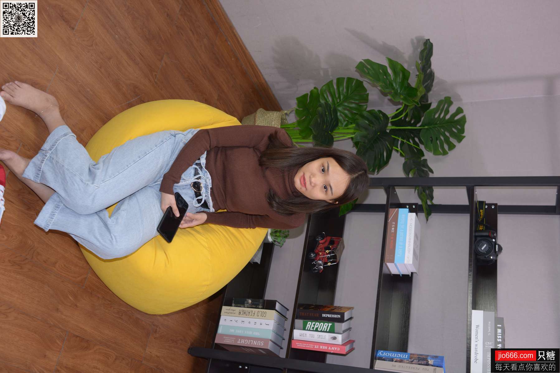 图片[205]-[只糖棉袜] NO.129 冬冬 红与白里的牛仔裤温暖时光 [258P] – 速更版-美库