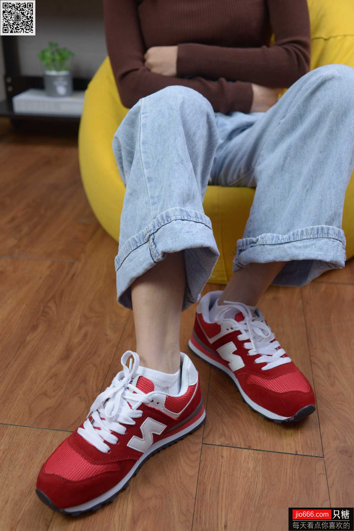 图片[50]-[只糖棉袜] NO.129 冬冬 红与白里的牛仔裤温暖时光 [258P] – 速更版-美库